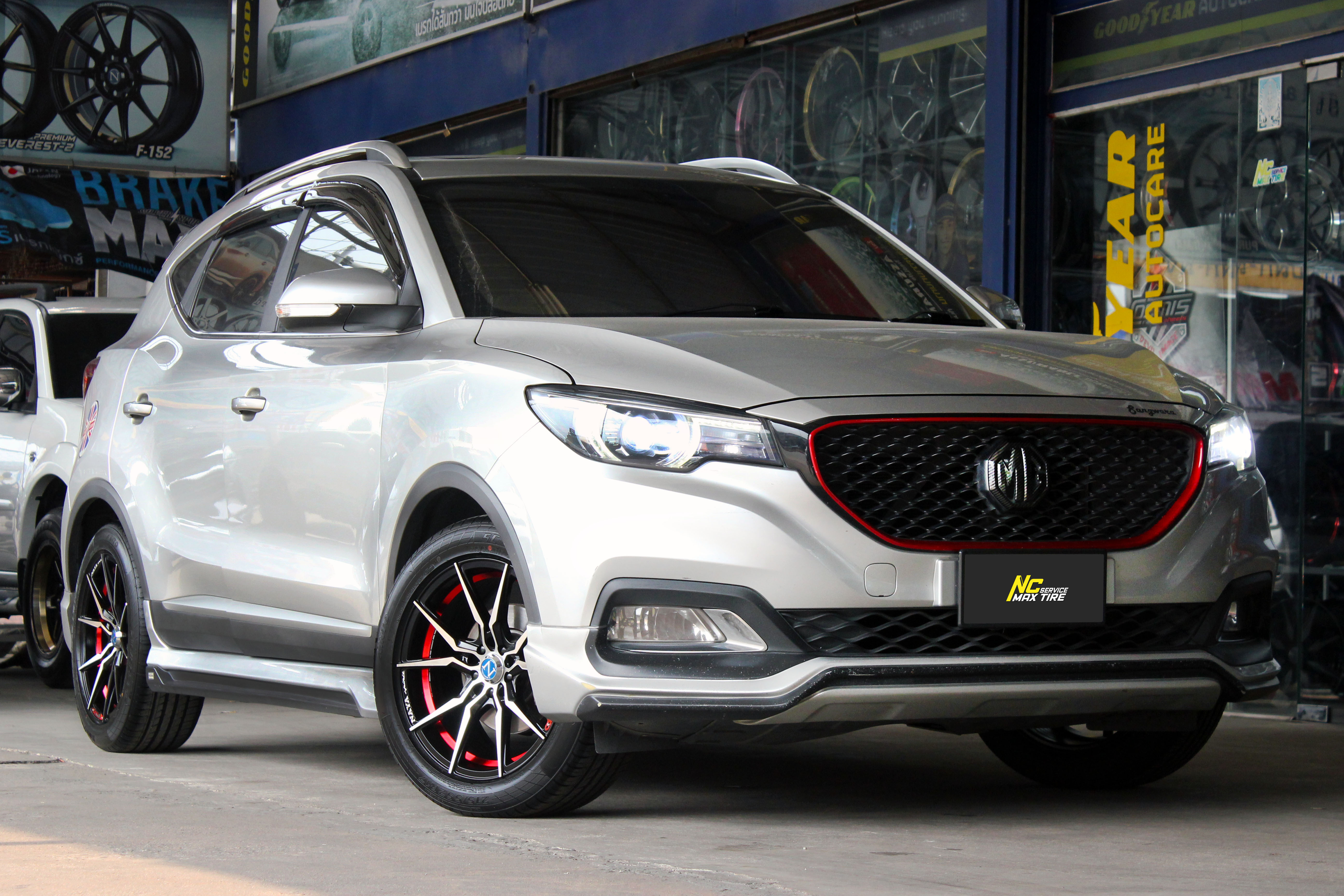 MG / ZS / ล้อแม็กขอบ17 / Cosmis / NAYA / Everest-2 Premium / 17X7.5 10H100/114.3 ET30 / ล้อแม็กสีหน้าเงาร่องดำท้องแดงกลึงตัวหนังสือ / ล้อแม็กสำหรับรถเก๋งซีดานทุกรุ่น / ล้อแม็กสวยๆ / NC