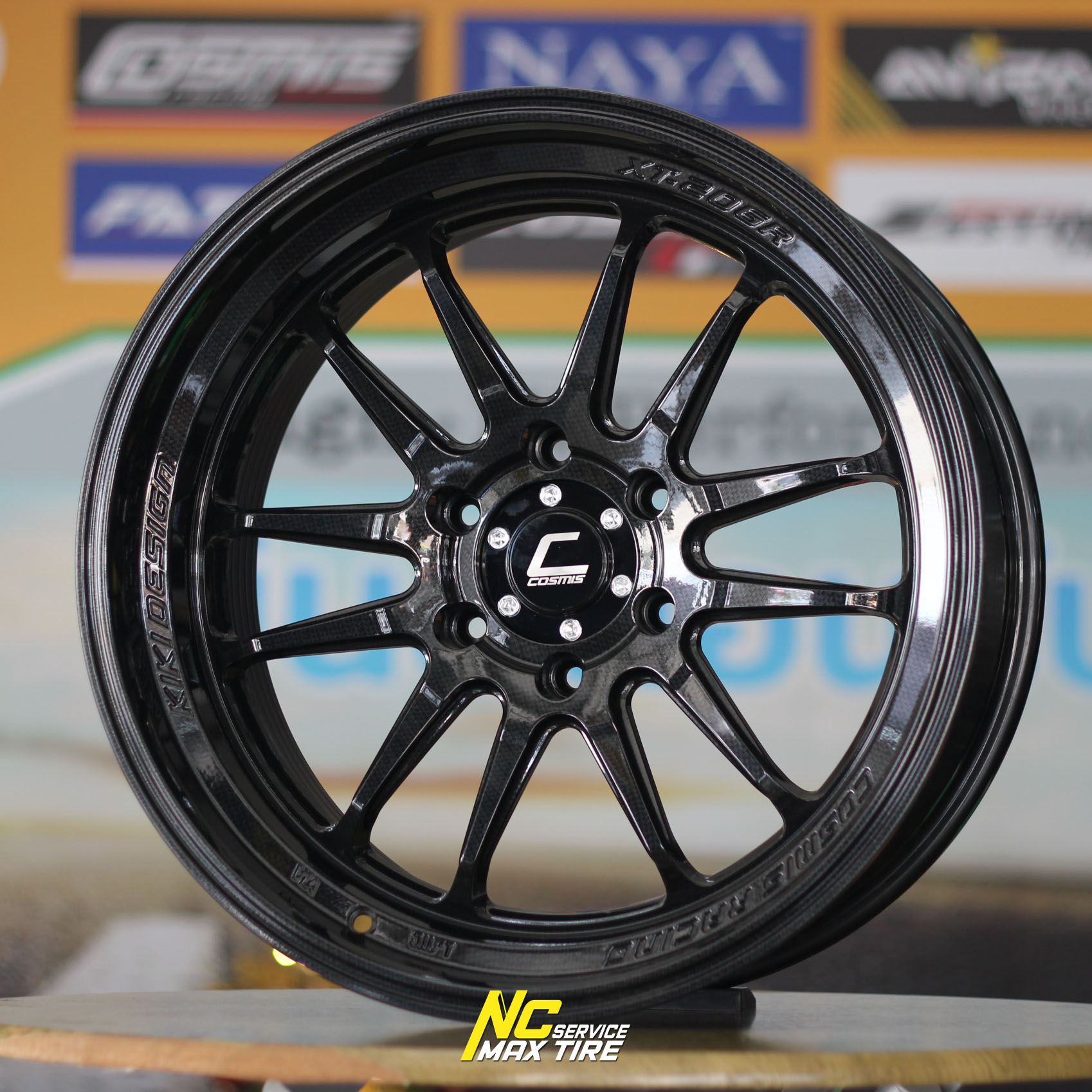 ล้อแม็กขอบ20 / Cosmis / XT-206R / ล้อแม็กเคลือบคาร์บอนเคฟล่าแบบเงา / 20x9.5 6H139.7 ET+12