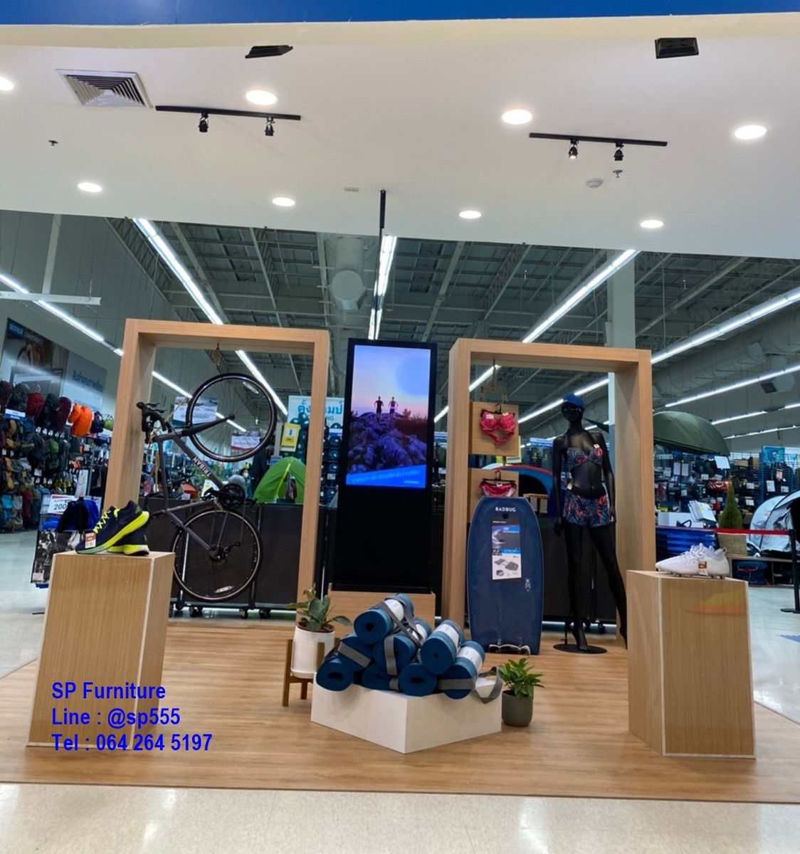 ชั้นวางสินค้า แท่นโชว์สินค้า Box diplay (Decathlon)