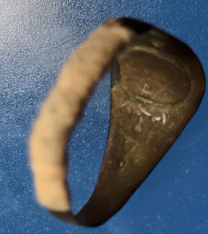 แหวนหลวงพ่ออิ่ม วัดหัวเขา พิมพ์ยืน-นางกวัก-หัวเมฆพัตร เนื้อทองผสม จังหวัดสุพรรณบุรี