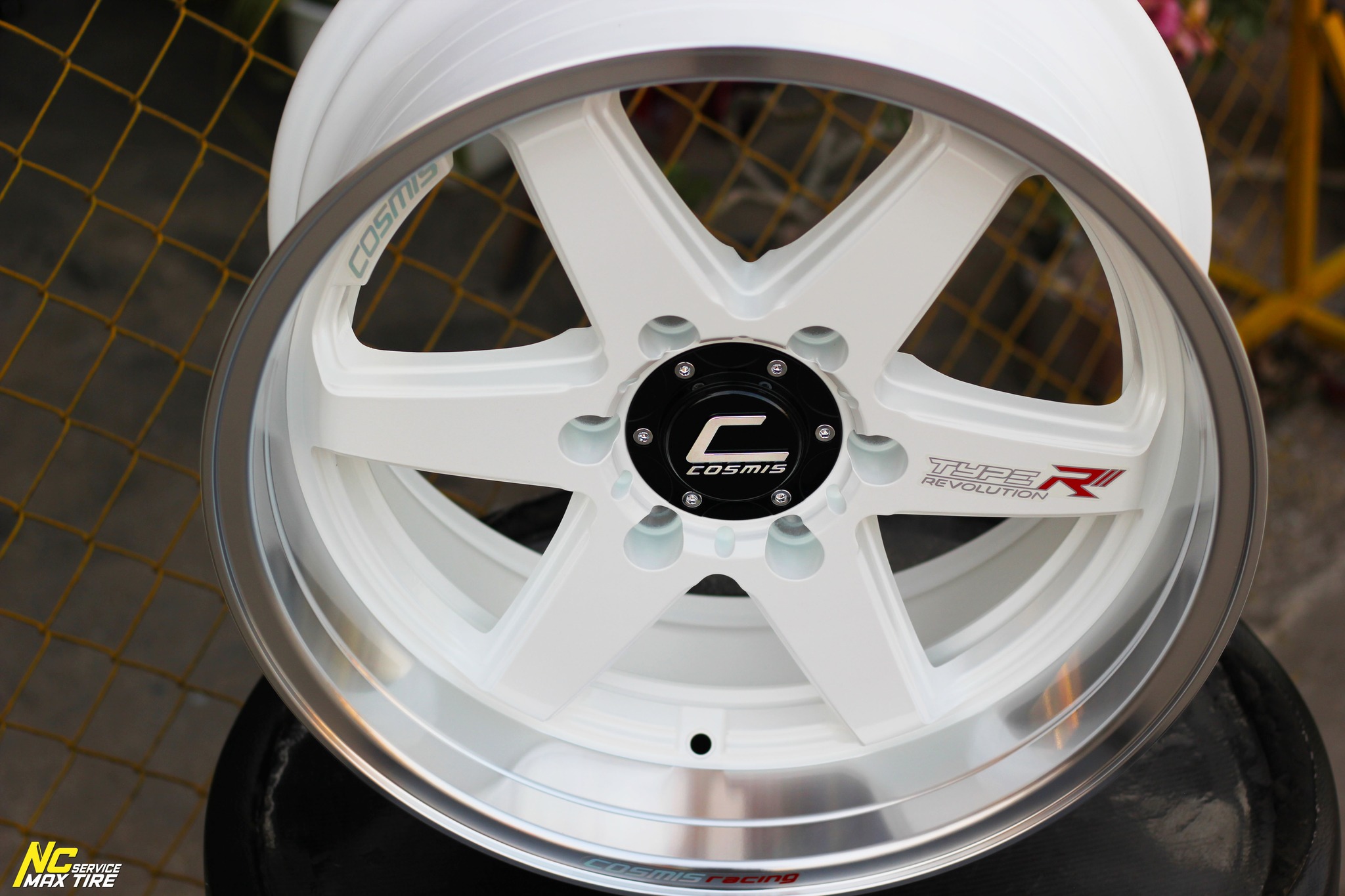 ล้อแม็กขอบ18 / Cosmis / Type-R Revolution / ล้อแม็กสีพิเศษ / 18x8.5 6H139.7 ET22 / CUSTOM COLOR / ล้อแม็กขาวทั้งวง+ขอบเงา+เพลท / ล้อแม็กสำหรับรถกระบะ