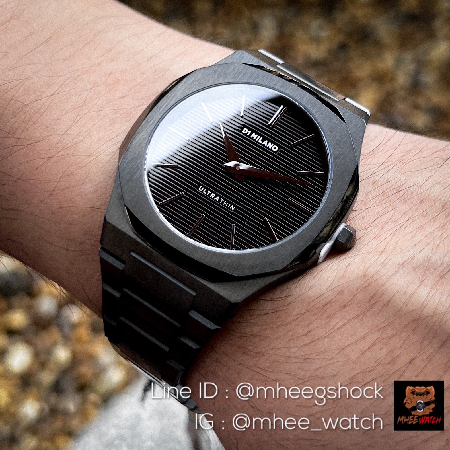 D1milano Utra thin Gun Metal Embossing Black 3D Strips Dial