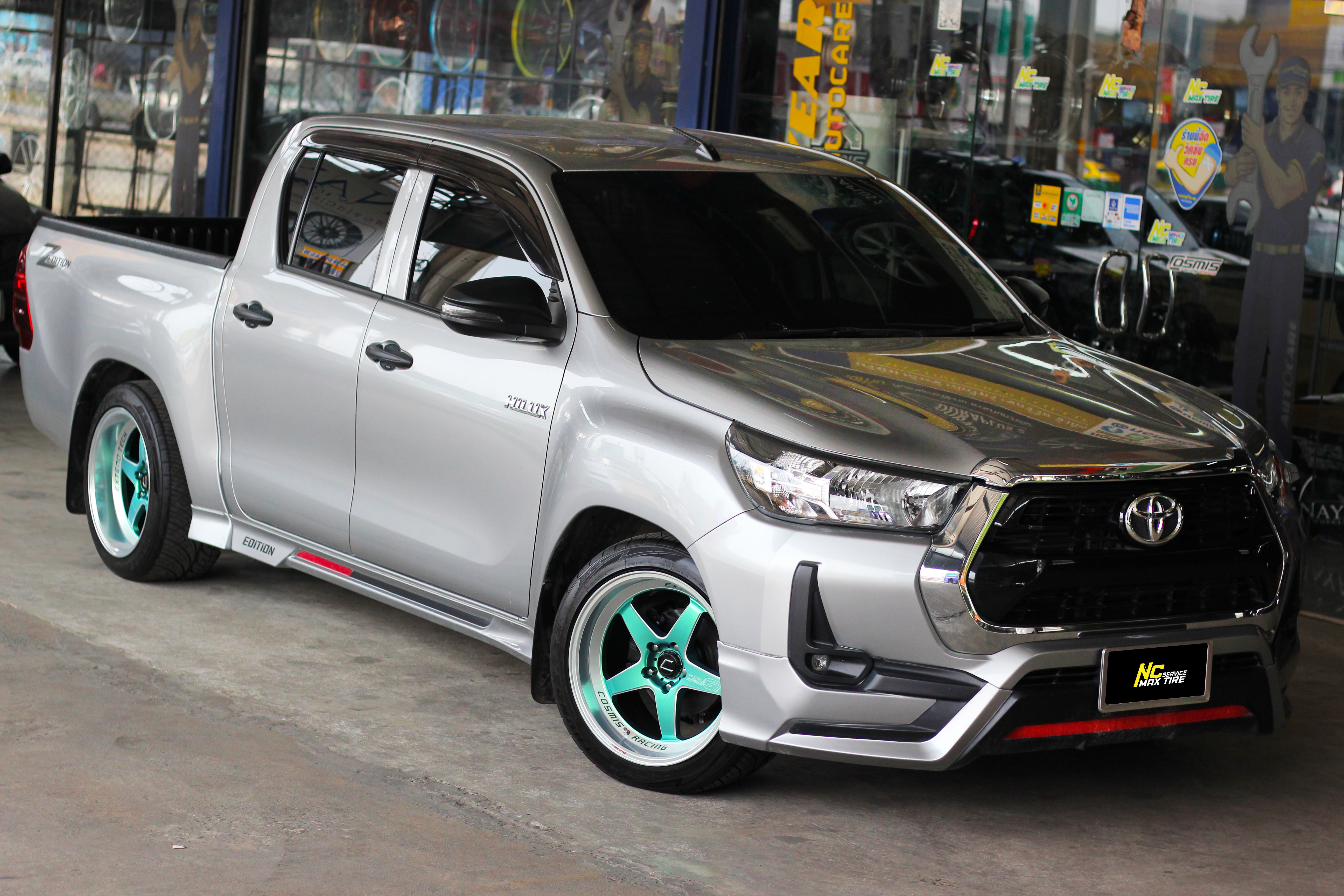 Toyota Revo / Z-Edition / ล้อแม็กขอบ18 / Cosmis / Type-G GrandTurismo / 18x9.5/10.5 6H139.7 ET12/8 / ล้อแม็กสีเขียว+ขอบเงา+CNCข้างก้าน+ตัวหนังสือ / ล้อแม็กสีพิเศษ / Custom Color / ล้อแม็กสวยๆ / NC