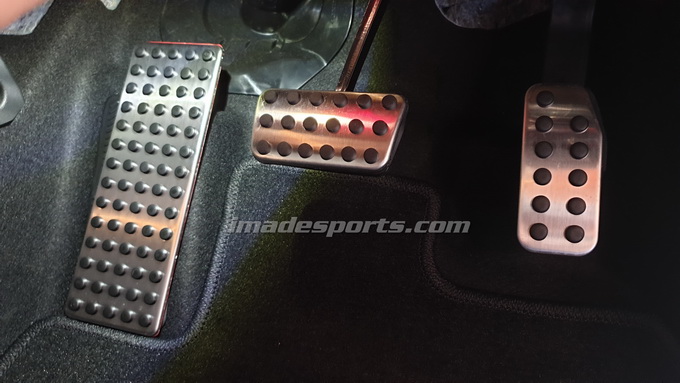 แป้นเบรค คันเร่ง ครัช Autoและ Manual M/T (MDL และMG styles)