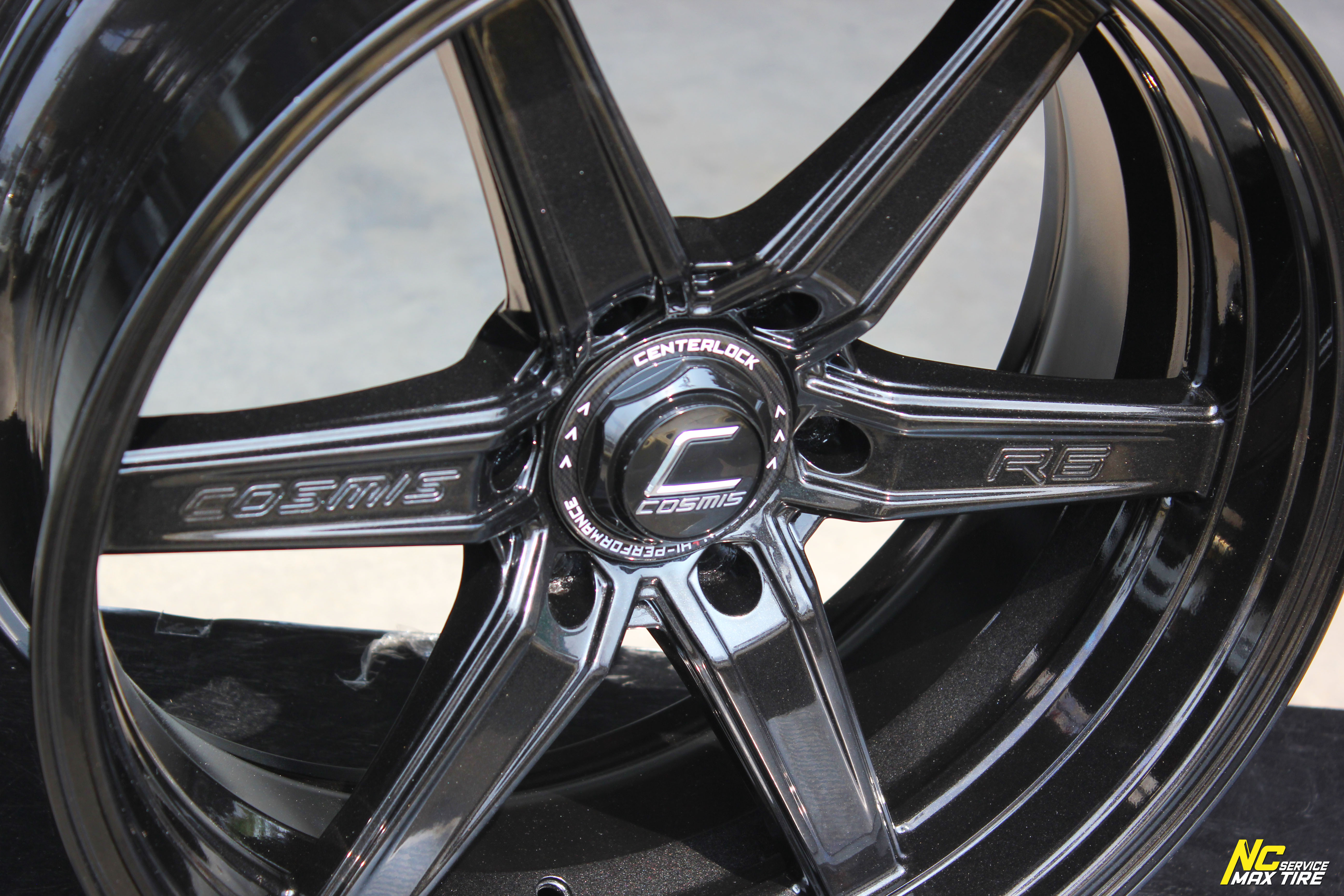 ล้อแม็กขอบ20 / ล้อแม็กสำหรับรถกระบะตัวสูง / Cosmis / R6 / 20x9.0 6H139.7 ET6 / ล้อแม็กสีดำเงาทั้งวง / Custom Color / SUV / PPV / ล้อแม็กสวยๆ / NC
