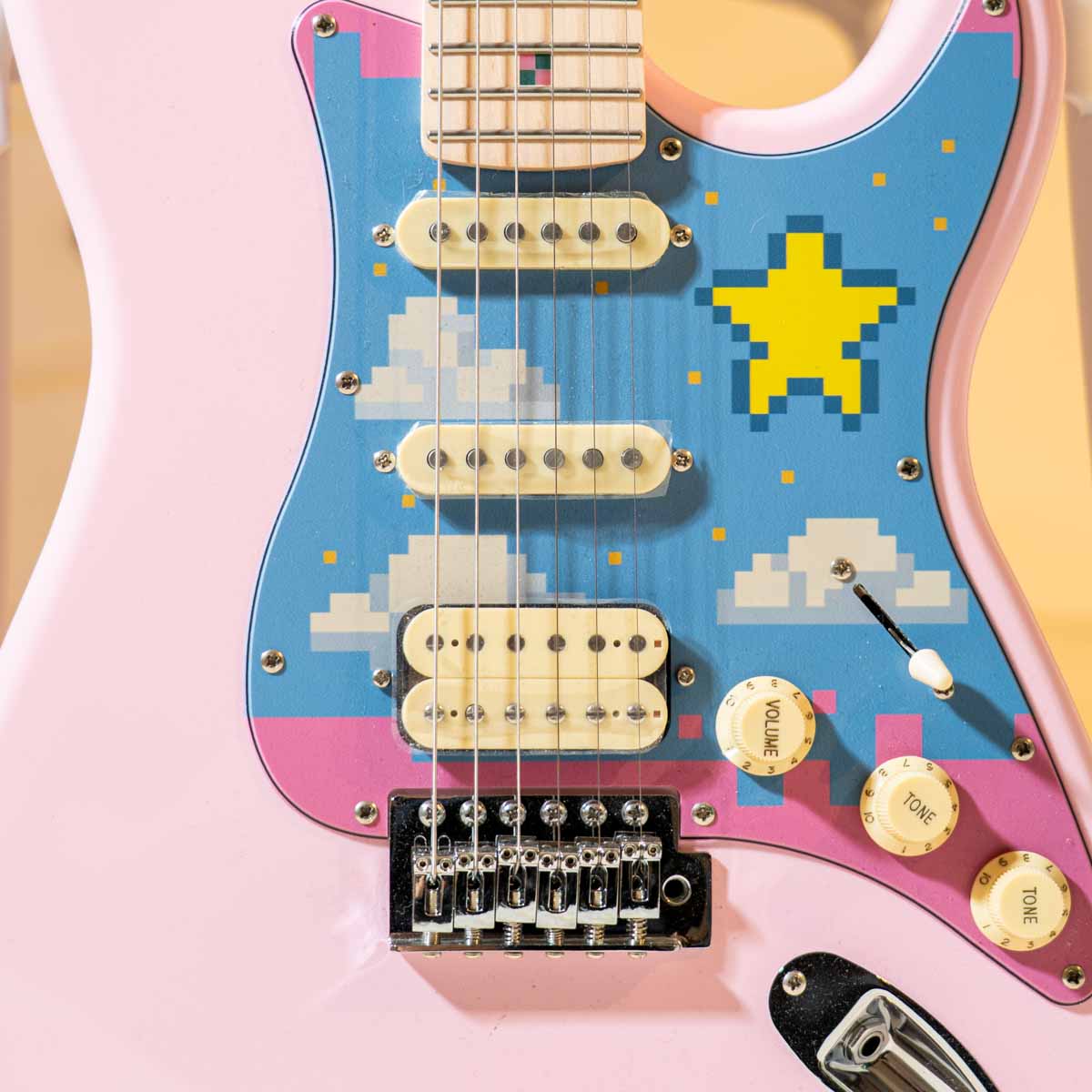 กีตาร์ไฟฟ้า Gusta GST-125 Bonnie Star