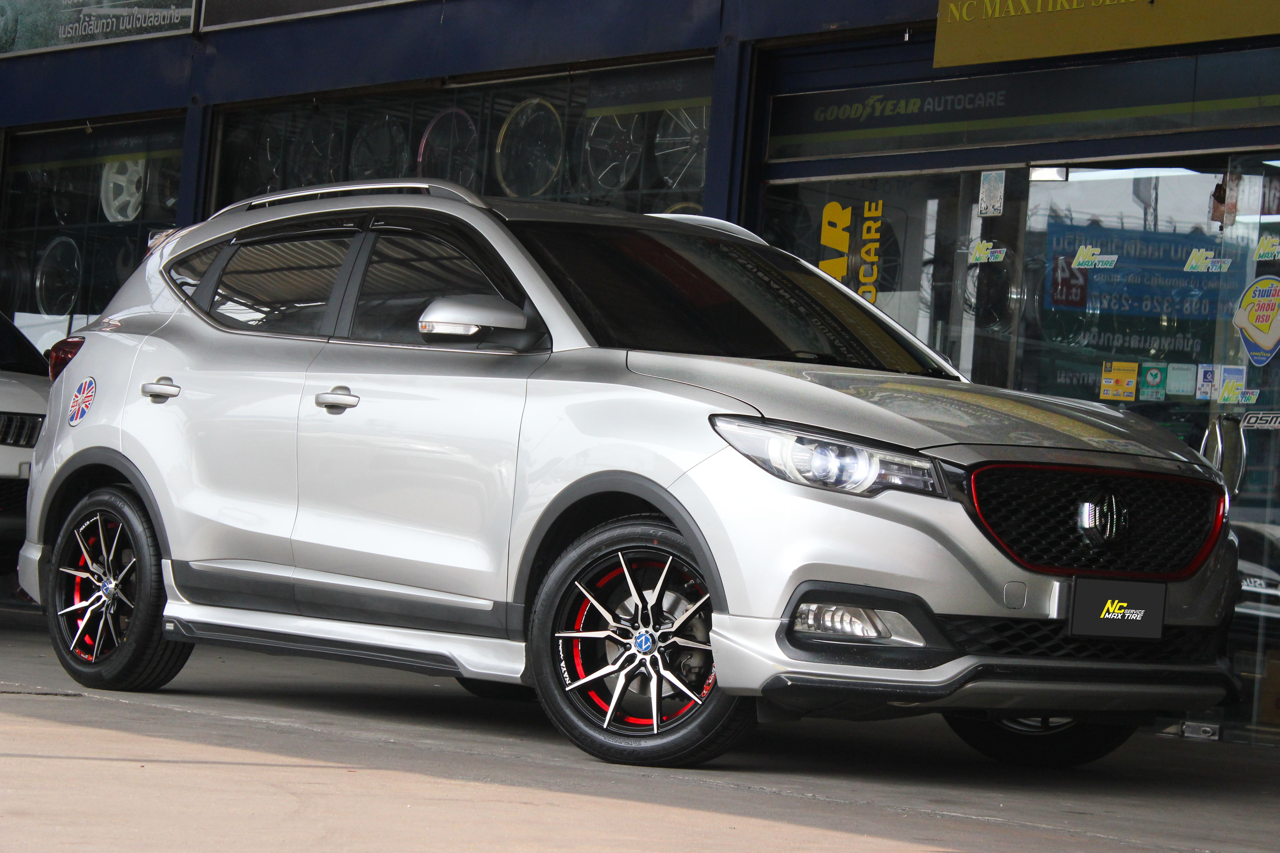 MG / ZS / ล้อแม็กขอบ17 / Cosmis / NAYA / Everest-2 Premium / 17X7.5 10H100/114.3 ET30 / ล้อแม็กสีหน้าเงาร่องดำท้องแดงกลึงตัวหนังสือ / ล้อแม็กสำหรับรถเก๋งซีดานทุกรุ่น / ล้อแม็กสวยๆ / NC