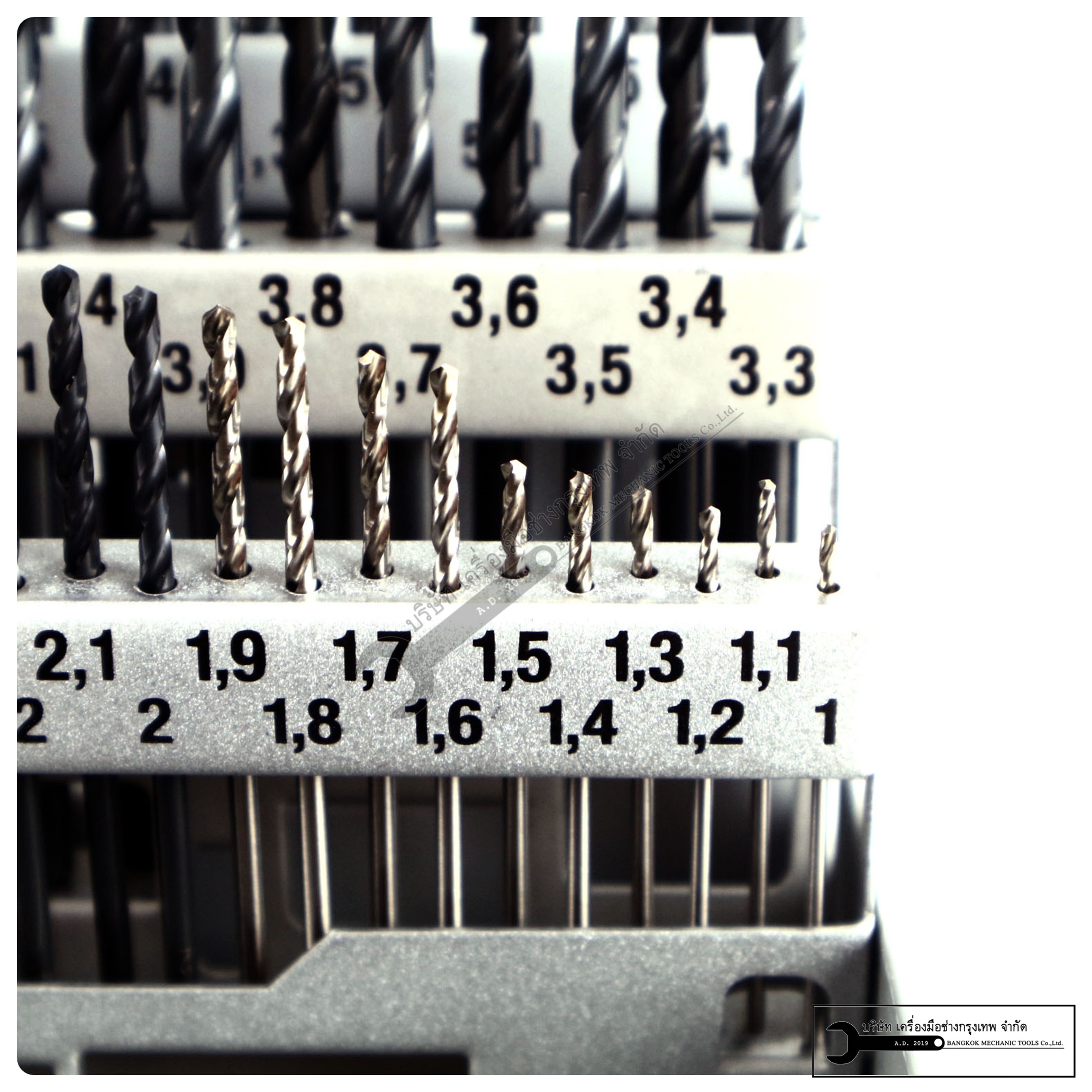 NACHI ชุดดอกสว่าน (1.0-6.0MM 51ดอก/ชุด) รุ่น M-02