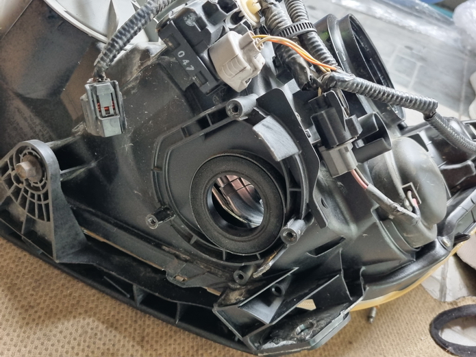 โคมไฟหน้า Honda STEP WGN SPADA ข้างขวา มือสอง