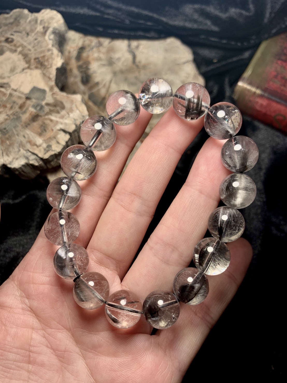 ไหมแพลตตินั่มควอตซ์ (Brookite in quartz) AAAA+ ไหมที่หายากที่สุดในบรรดาตระกูลไหม Super Premium Quality ขนาด 12 mm