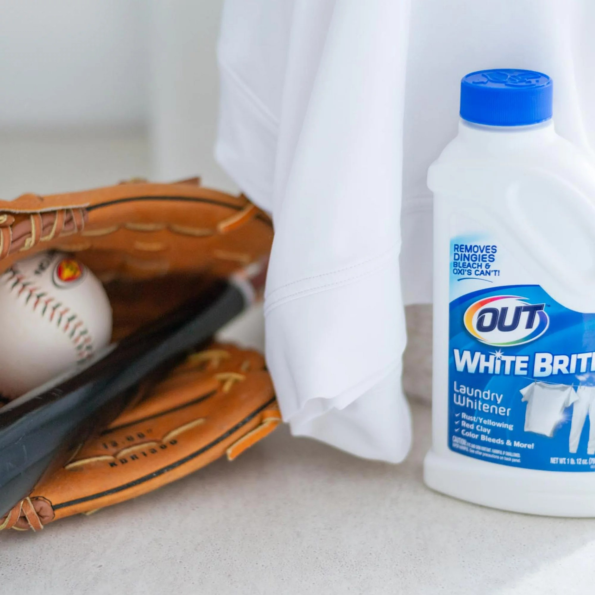 Out White Brite Laundry Whitener ผลิตภัณฑ์ซักผ้าขาว ขจัดคราบ ขนาด 28 Ounces 793 g.
