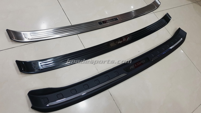 กาบฝาท้ายกันชน ด้านนอก Accord G10