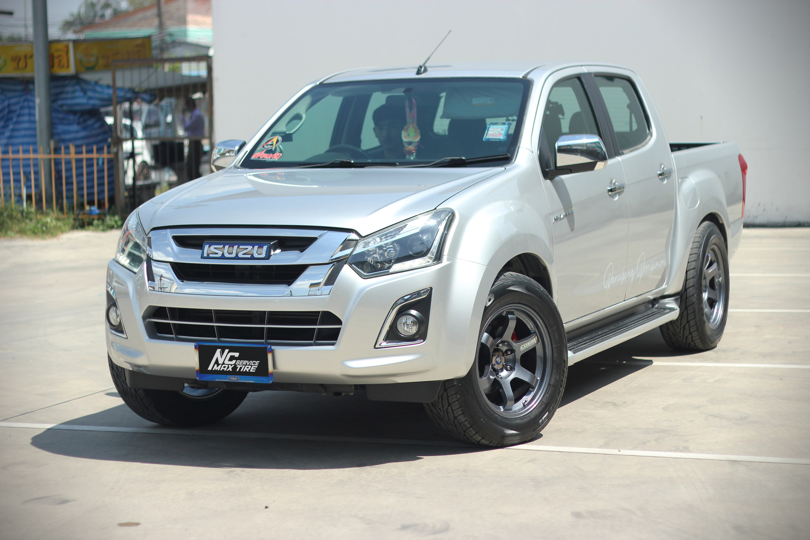 [ NCชลรีวิว.EP49 ] ยีราฟแคะ อัดยาง265/60R18 / ISUZU D-MAX / 18x9.0 6H139.7 ET0 / Cosmis RG-06S
