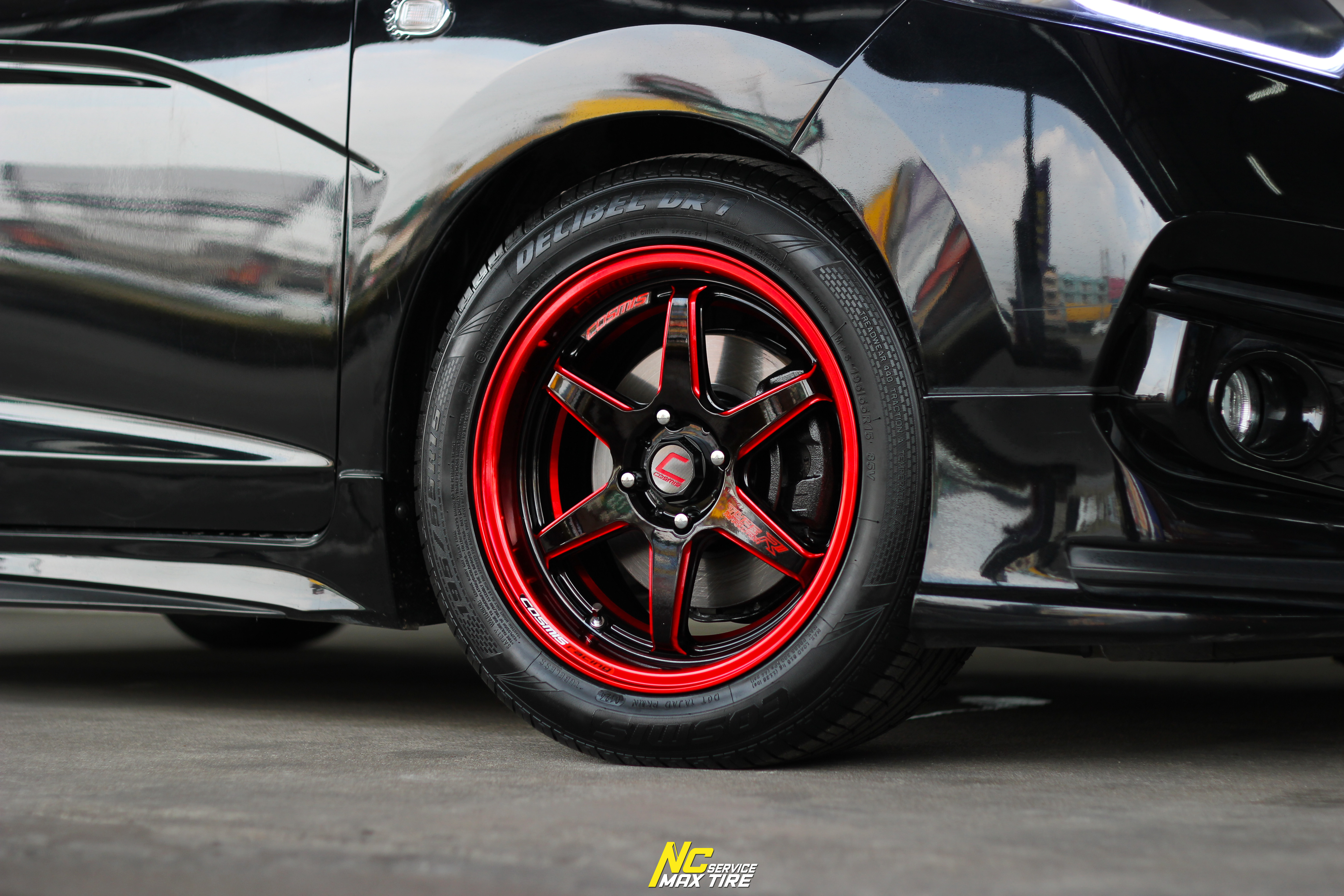 Honda Jazz / ล้อแม็กขอบ15 / Cosmis / Type-R / Revolution / 15x7.0 4H100 ET35 / ล้อแม็กสีดำเงา+CNCข้างก้านแดง+ขอบแดง+เพลท / Decibel / DR1 / 195/55R15 / Custom Color
