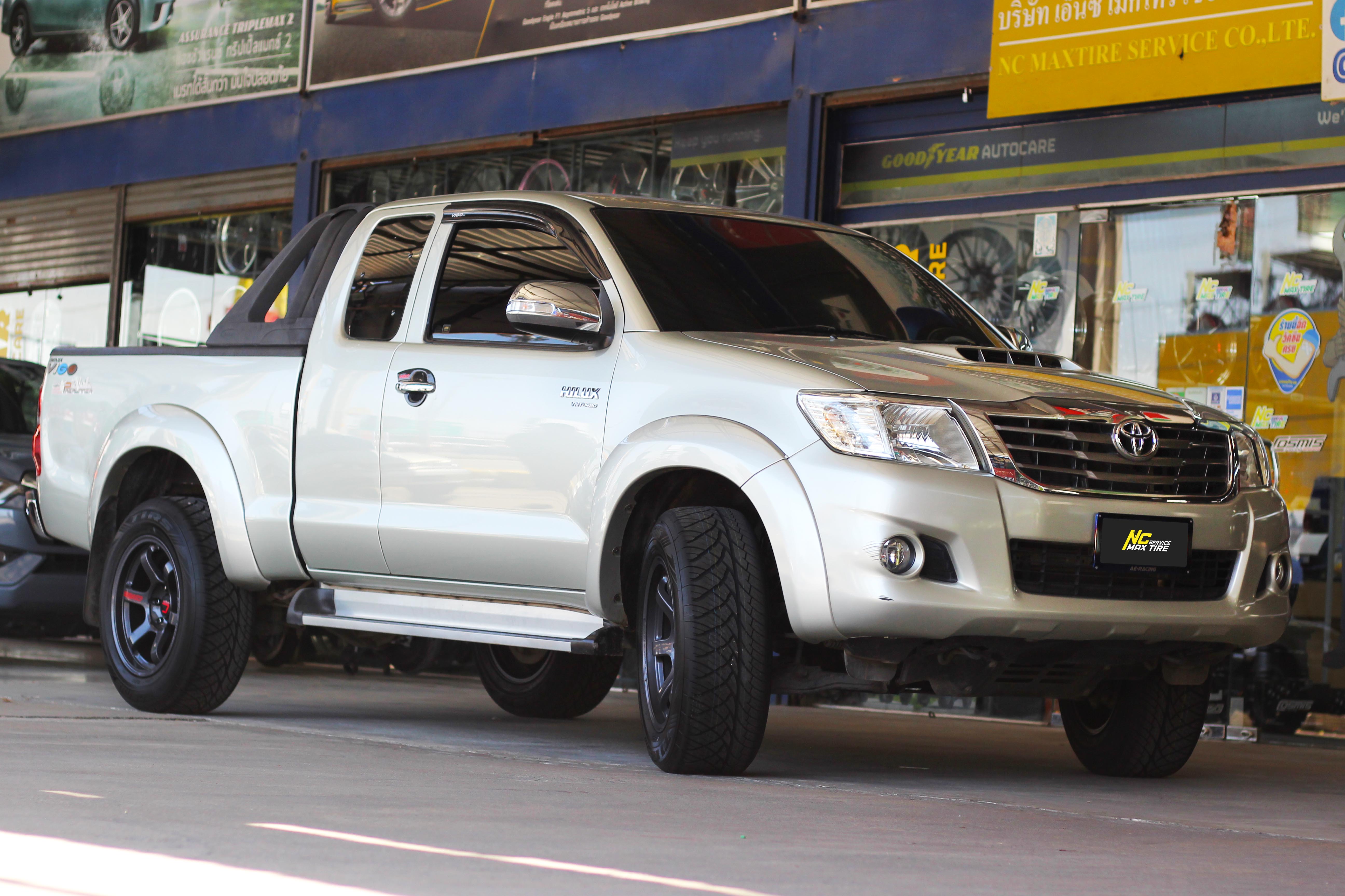 TOYOTA VIGO CHAMP / ล้อแม็กขอบ18 / Cosmis / RG-06SN / 18x9.0 6H139.7 ET0 / ล้อแม็กสีเทากัลเงาทั้งวงCNCหยอดตัวหนังสือแดงCNCตัวหนังสือที่ขอบ / T1RS / 265/60R18 / ล้อแม็กสำหรับรถกระบะ / ล้อแม็กสวยๆ / NCล้อแม็ก