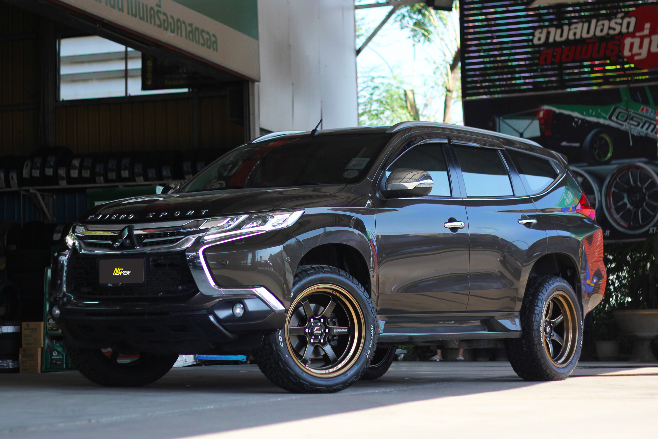 Mitsubishi Pajero Sport / ล้อแม็กขอบ20 / Cosmis / XT-006R / 20x9.5 6H139.7 ET5 / Raptor AT / 265/50R20 / SUV / PPV