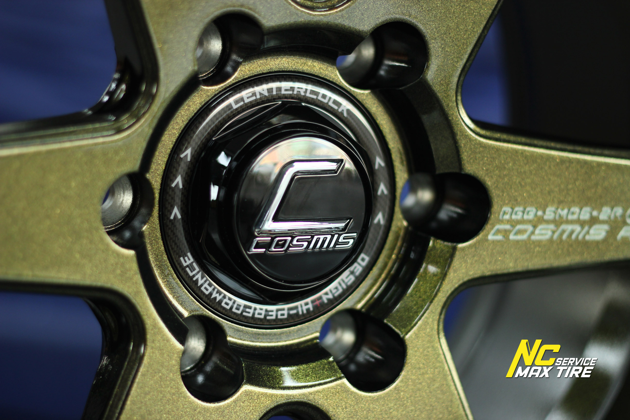 ล้อแม็กขอบ18 / Cosmis / DGB-SM-06-2R / ล้อแม็กสีเขียวขี้ม้า / 18×9.0 6H139.7 ET35