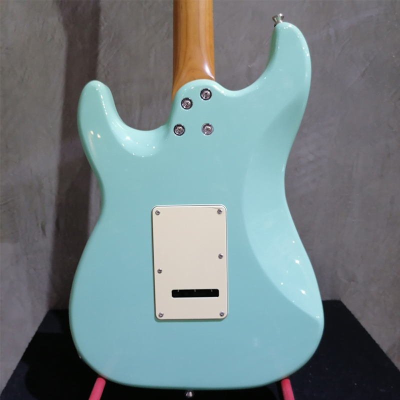 กีตาร์ไฟฟ้า Gusta GST-05 SSS