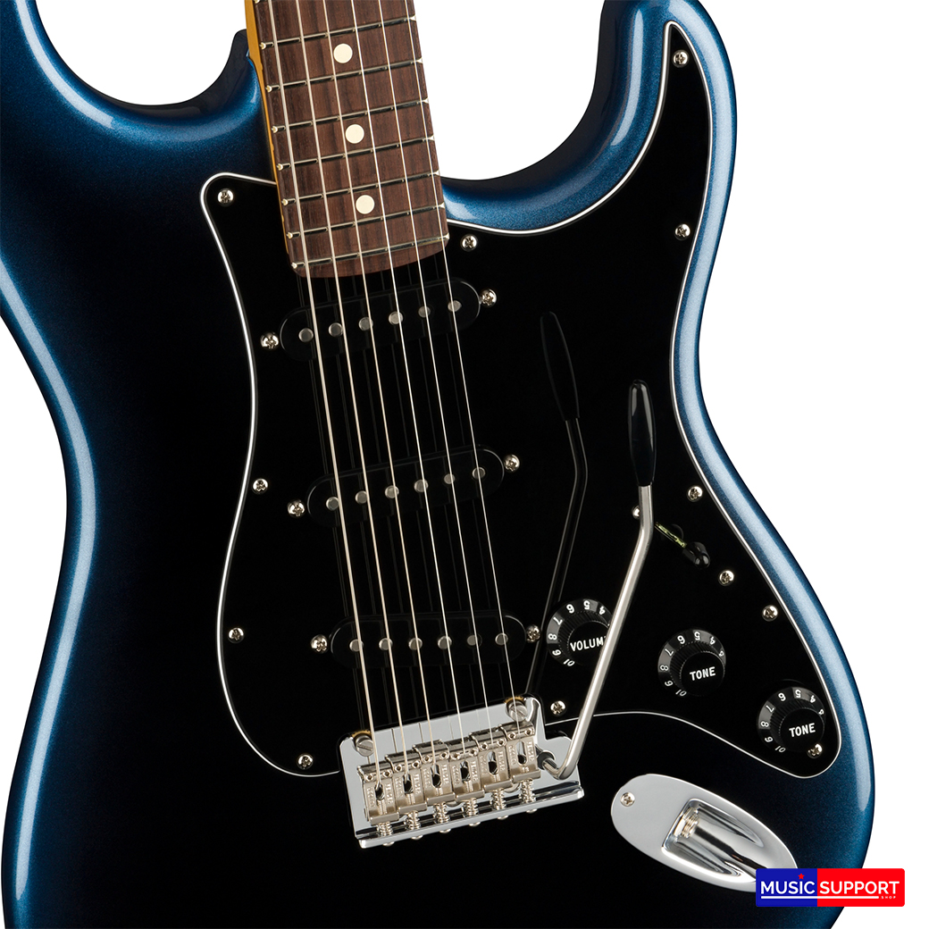 กีตาร์ไฟฟ้า Fender American Professional II Stratocaster RW