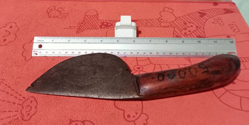 มีดหมอหลังเต่าหลวงพ่อผินะ วัดสนมลาว