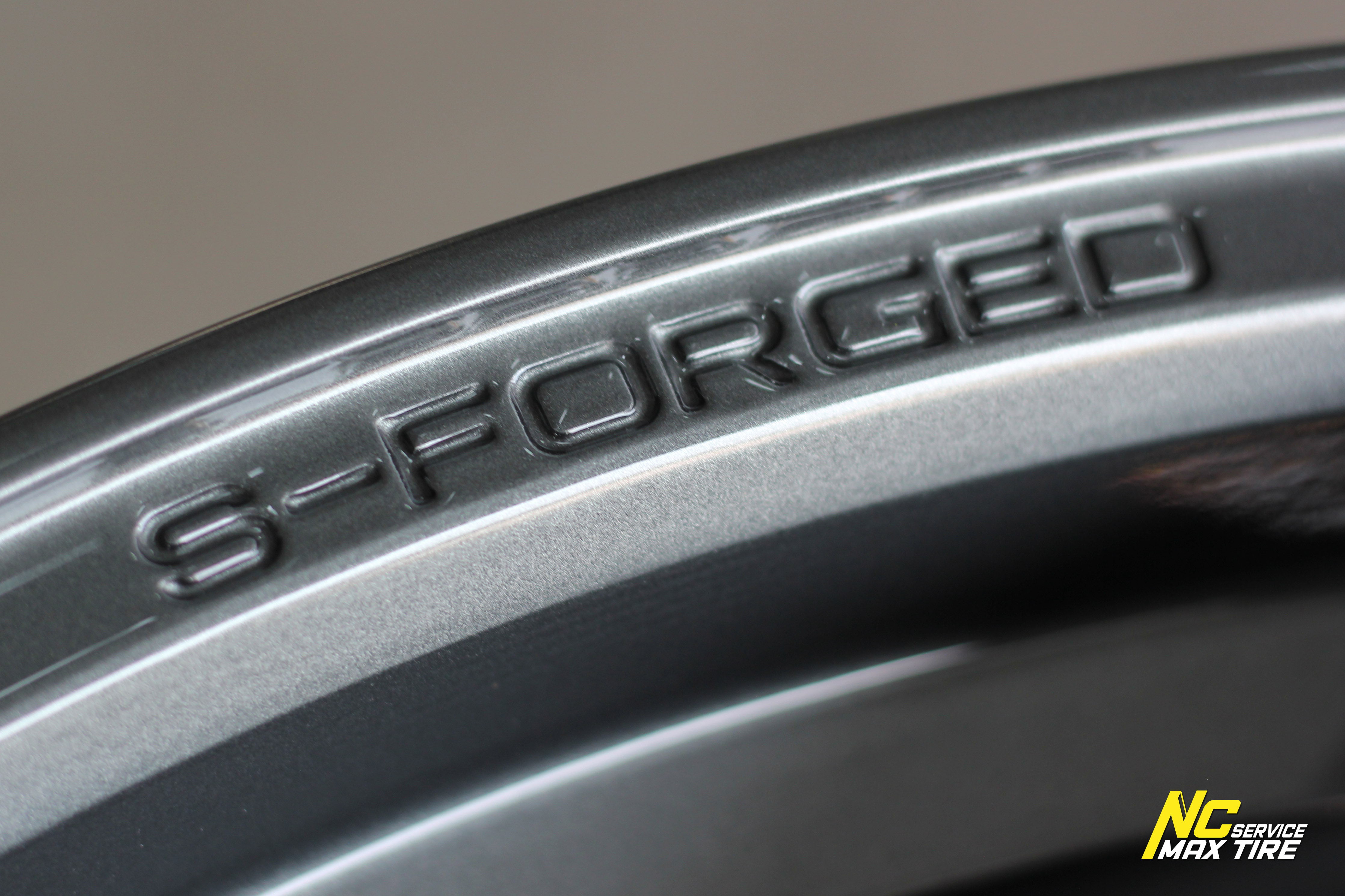 ล้อแม็กฟอร์จขอบ20 / S-Forged / สำหรับ SUV PPV และ กระบะตัวสูง / 20x9.0 6H139.7 ET15 / สีเทากัล / ราคารวม4วง / NCmaxtire