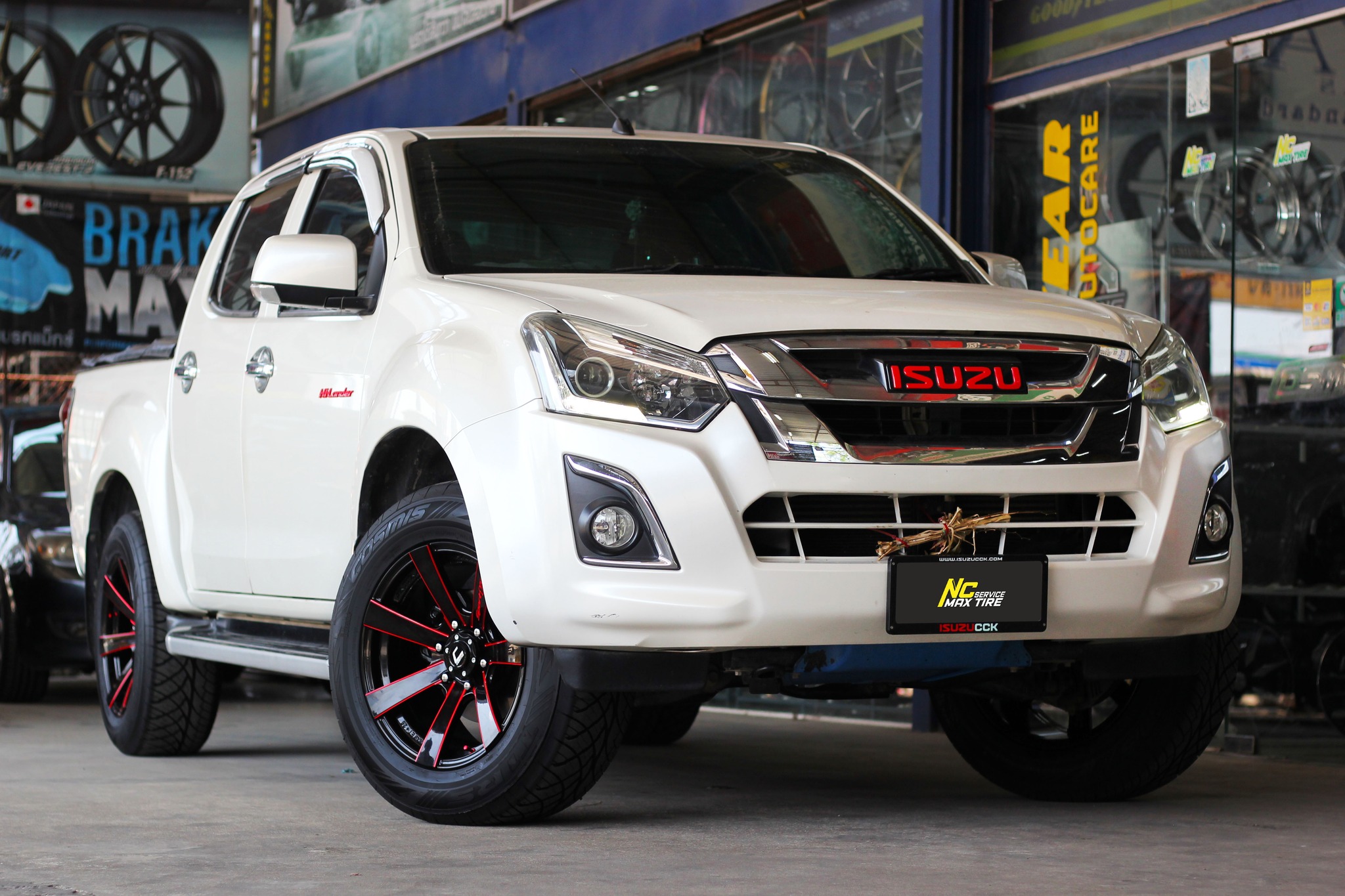 ISUZU D-MAX / ล้อแม็กขอบ18 / ล้อแม็กสำหรับรถกระบะ / Cosmis / FATTAH SPORT-VIP / 18x9.0 6H139.7 ET25 / T1RS / 265/60R18 / SUV / PPV / NC