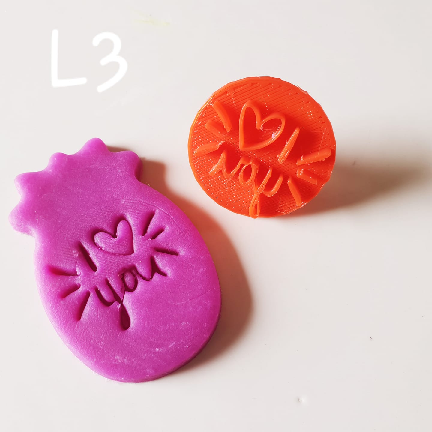 ตัวปั๊มลายตัวอักษร I Love You (L3)