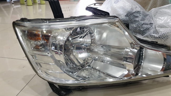 โคมไฟหน้า Honda STEP WGN SPADA