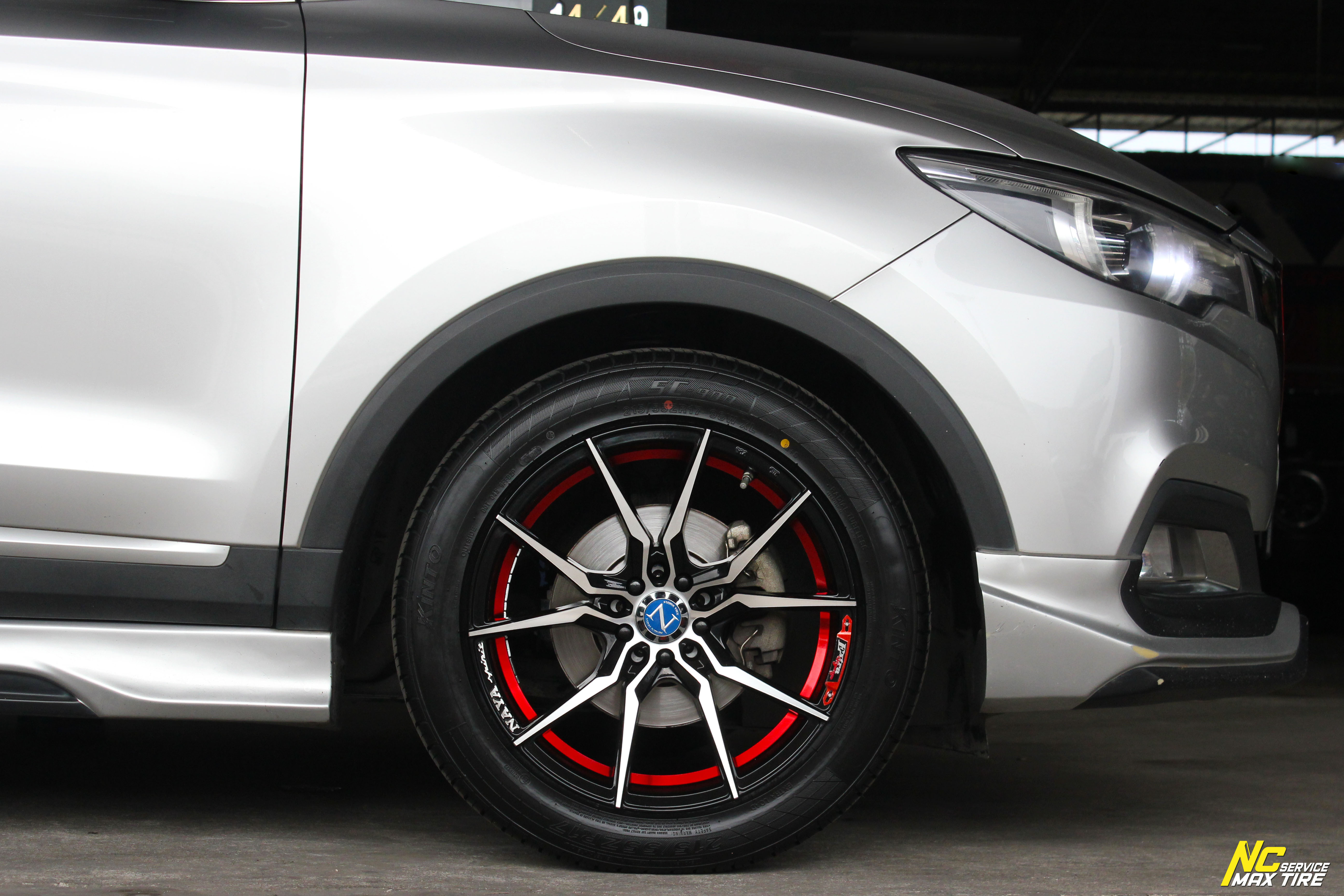 MG / ZS / ล้อแม็กขอบ17 / Cosmis / NAYA / Everest-2 Premium / 17X7.5 10H100/114.3 ET30 / ล้อแม็กสีหน้าเงาร่องดำท้องแดงกลึงตัวหนังสือ / ล้อแม็กสำหรับรถเก๋งซีดานทุกรุ่น / ล้อแม็กสวยๆ / NC