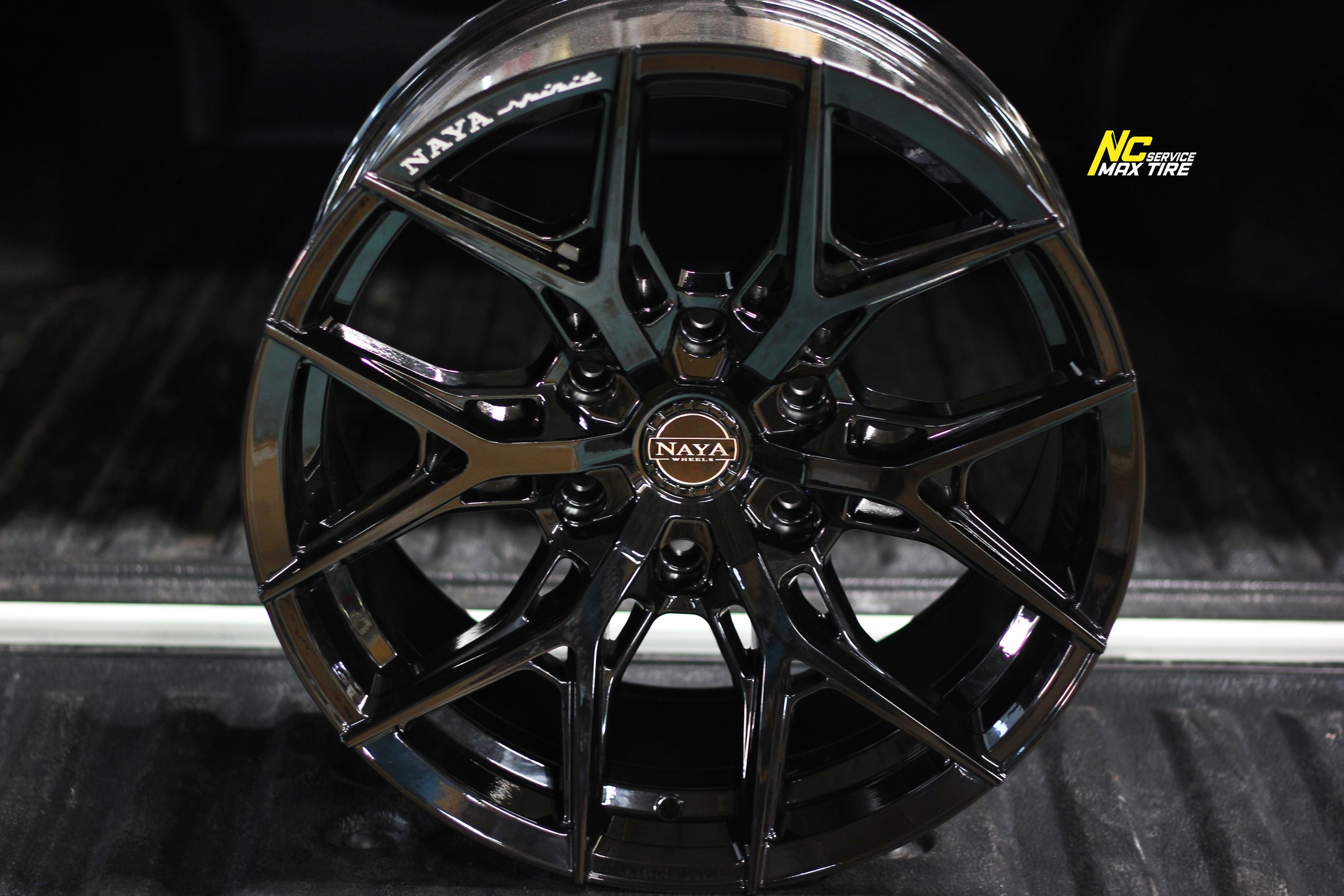 ล้อแม็กขอบ18 / Cosmis / NAYA / Alpha-6 / 18×9.0 6H139.7 ET20 / ล้อแม็กสีดำเงาทั้งวง / สำหรับกระบะตัวสูง SUV PPV / NC