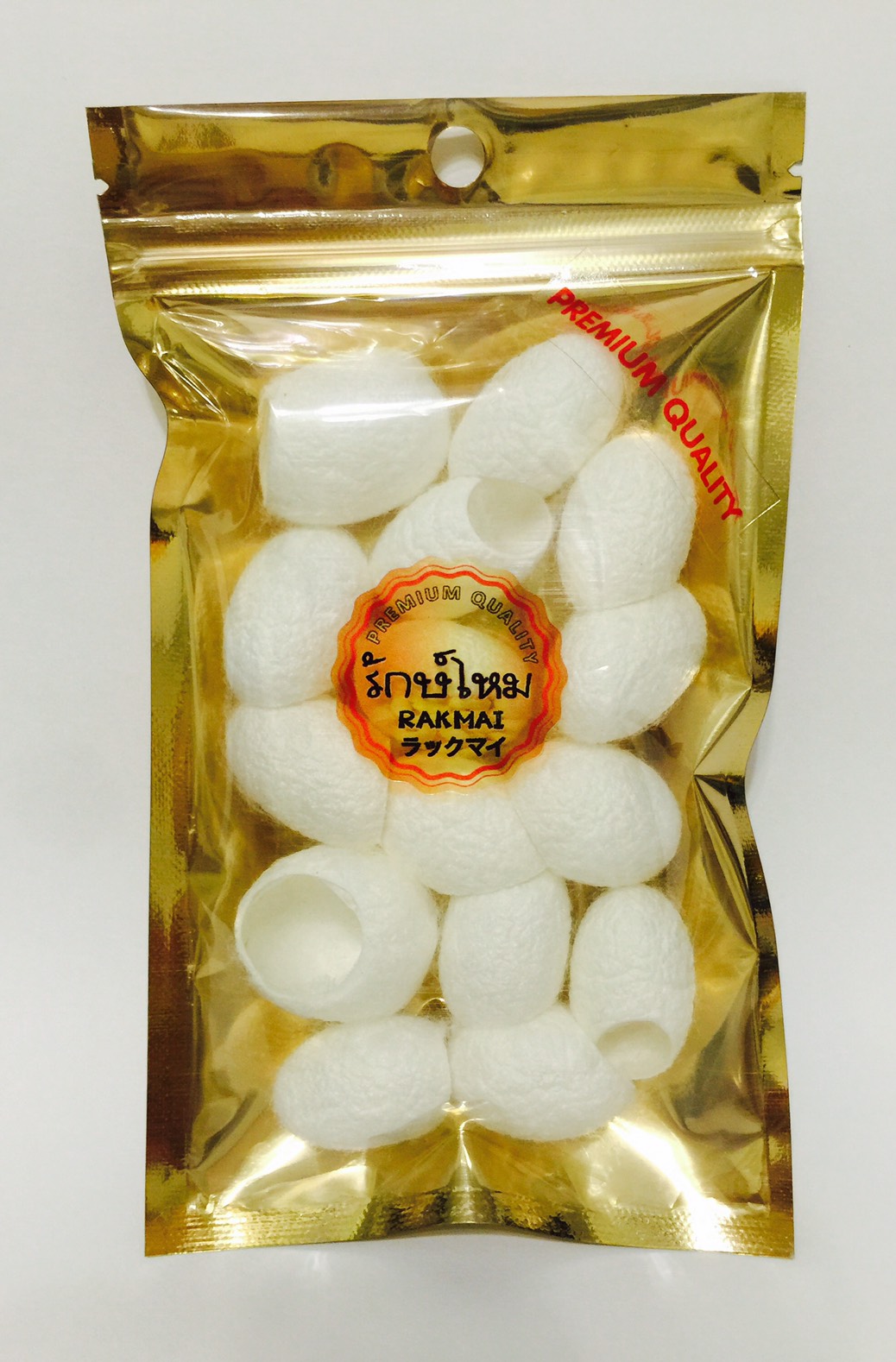 รังไหมขัดหน้า (รังขนาดใหญ่) สีขาว SILK COCOON FACIAL SCRUB