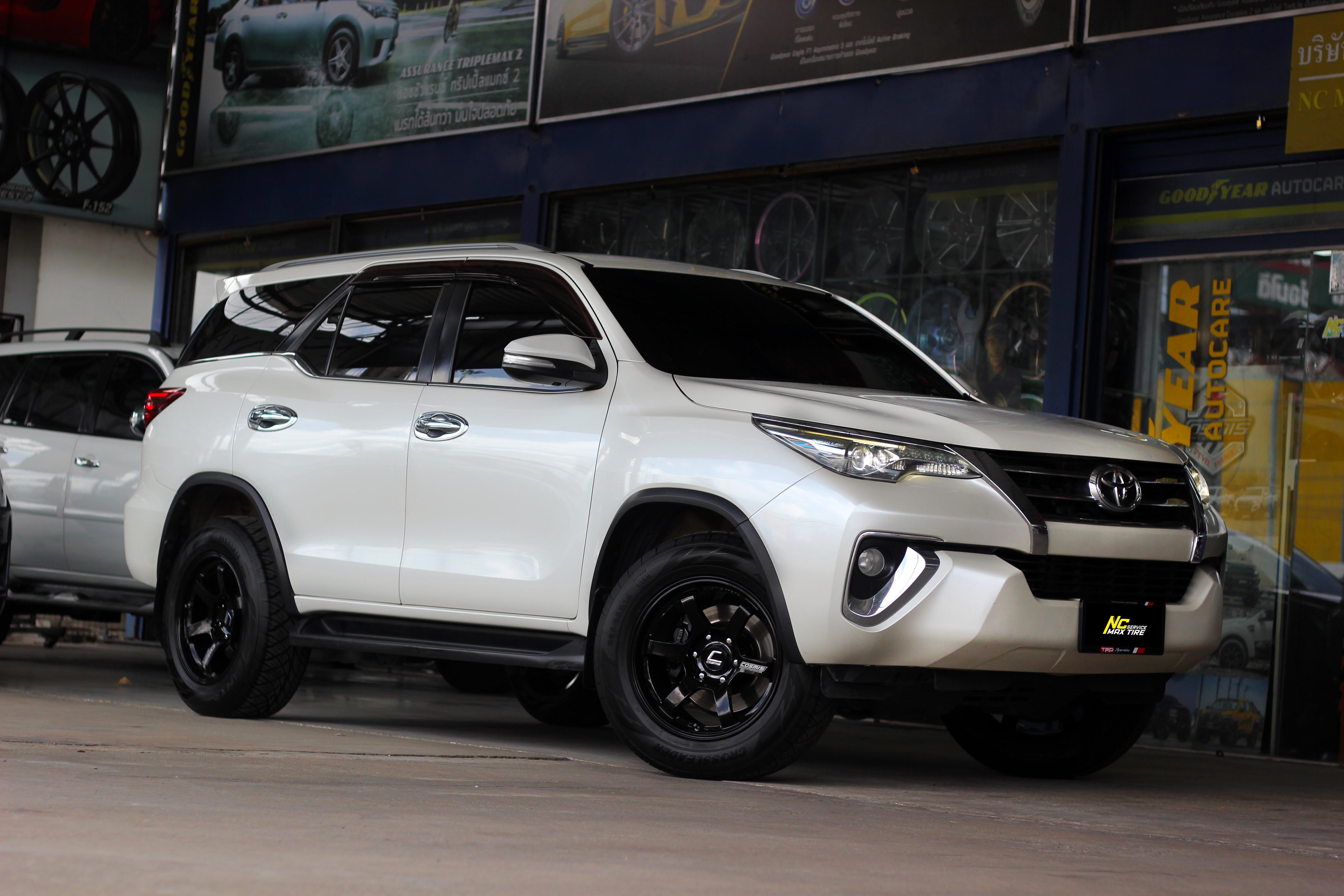 Toyota Fortuner / SUV / ล้อแม็กสำหรับกระบะ / ล้อแม็กขอบ18 / RG-06SR / 18x9.0 6H139.7 ET0 / ล้อแม็กสีดำเงาทั้งวงCNCหยอดตัวหนังสือขาว / ล้อแม็กสวยๆ / SUV PPV / NC / NCล้อแม็ก