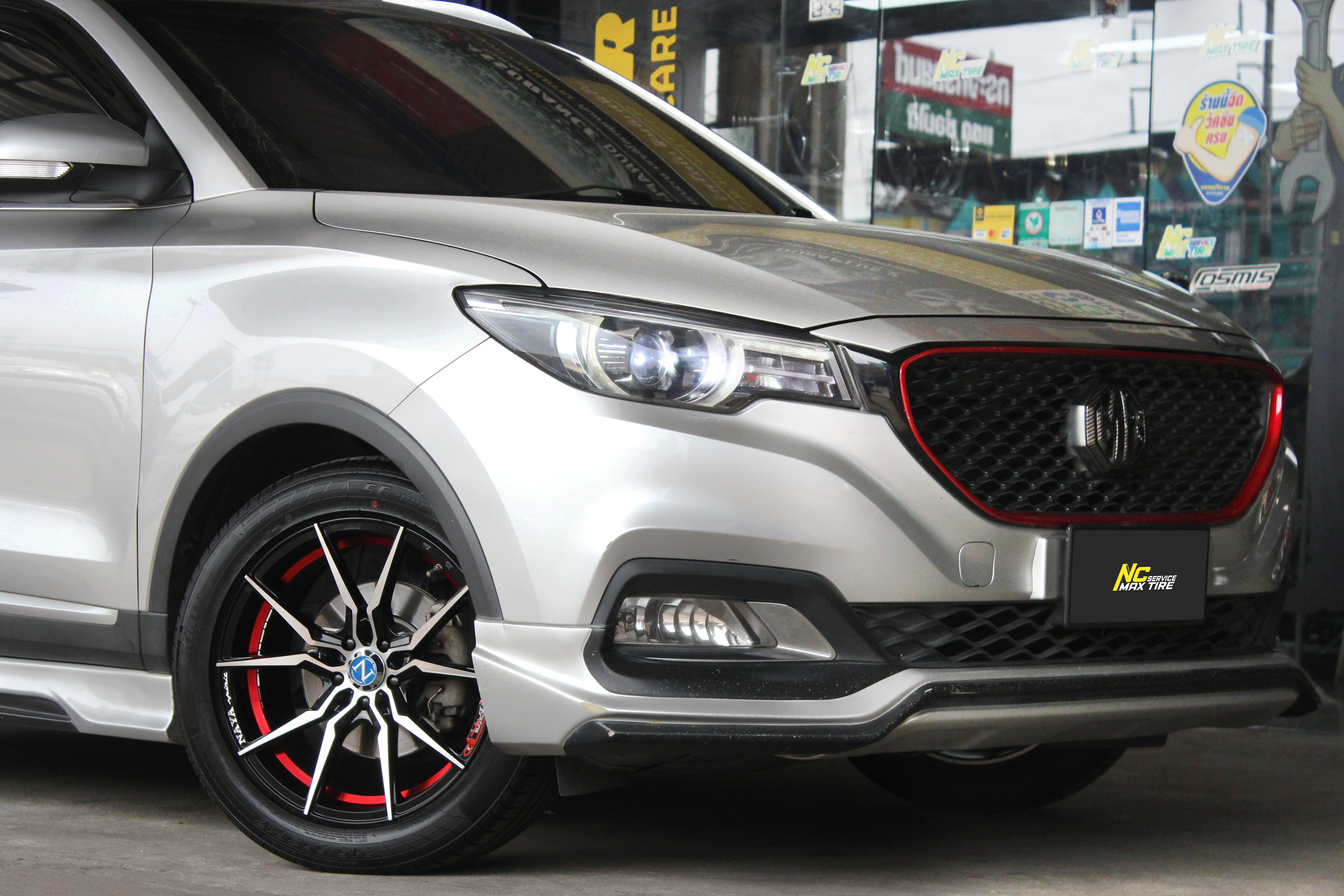 MG / ZS / ล้อแม็กขอบ17 / Cosmis / NAYA / Everest-2 Premium / 17X7.5 10H100/114.3 ET30 / ล้อแม็กสีหน้าเงาร่องดำท้องแดงกลึงตัวหนังสือ / ล้อแม็กสำหรับรถเก๋งซีดานทุกรุ่น / ล้อแม็กสวยๆ / NC