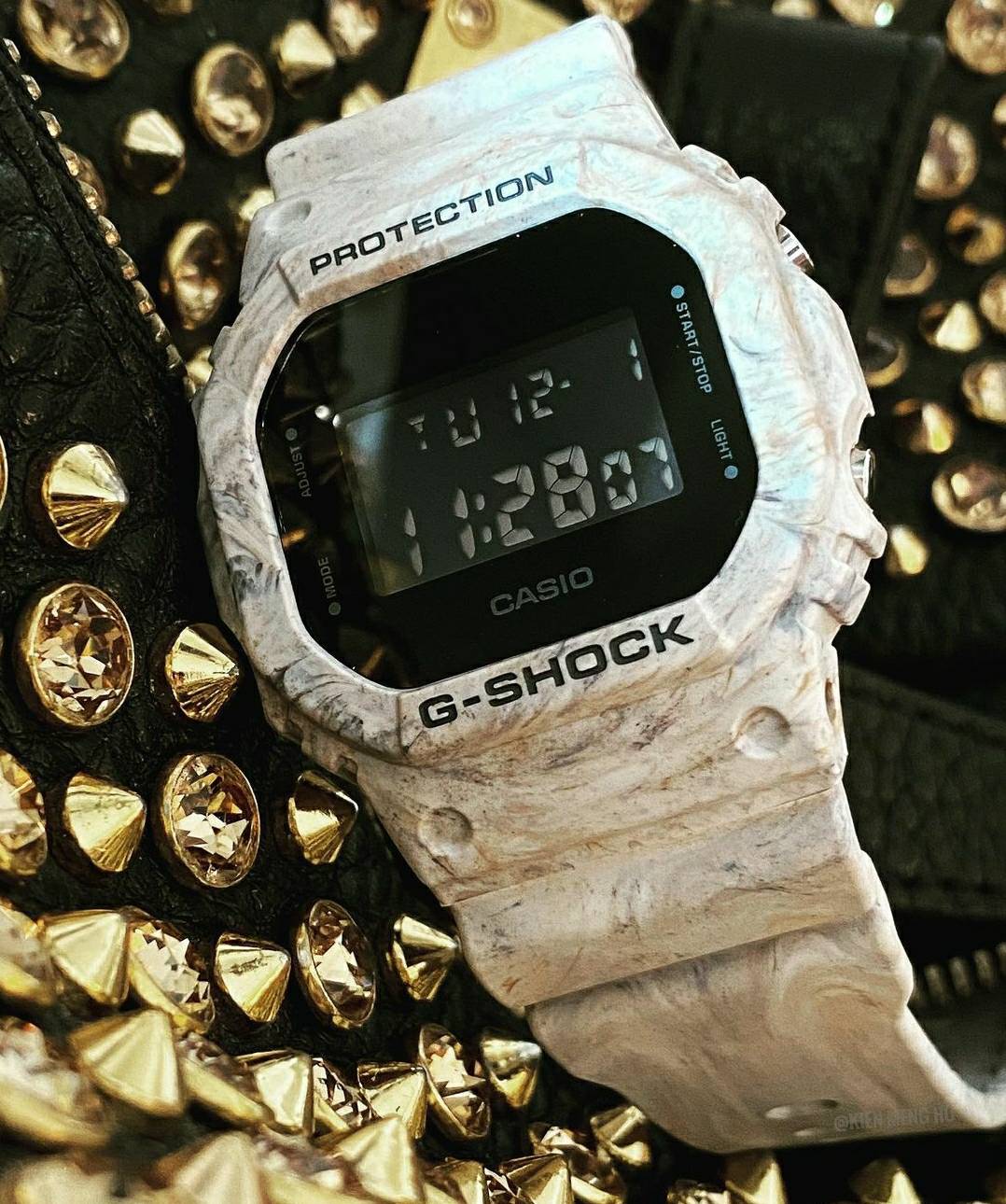 นาฬิกา G-Shock ลายหินอ่อน UTILITY WAVY MARBLE DW-5600WM-5 ของแท้