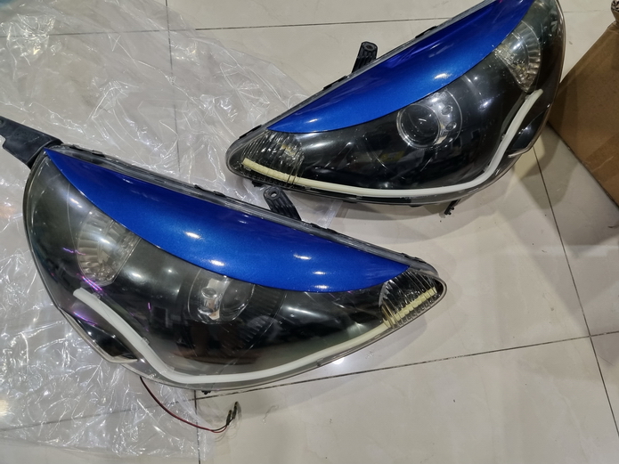 โคมไฟหน้า Jazz GD1 build in Projector Xenon และ คิ้วหงุดหงิด (มือสอง)