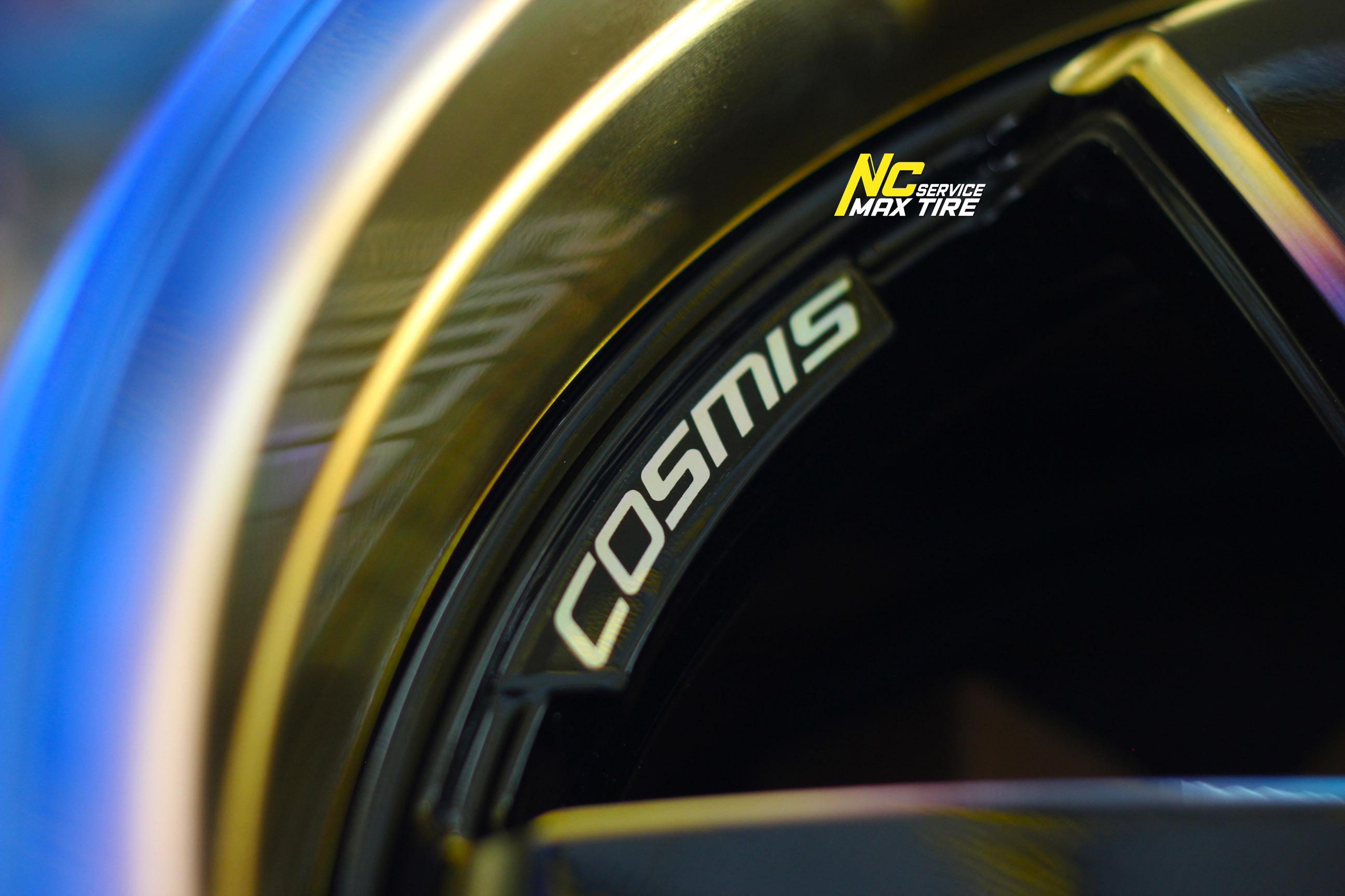 ล้อแม็กขอบ18 / Cosmis Type-r Revolution / 18x8.5 6H139.7 ET25 / สีไทเทเนี่ยม / สำหรับกระบะ