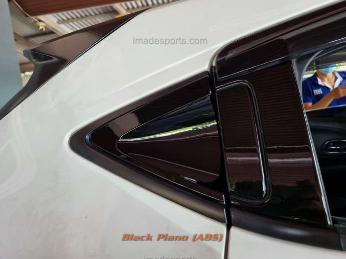 ชุดตกแต่งเสาประตู HRV Black Edition