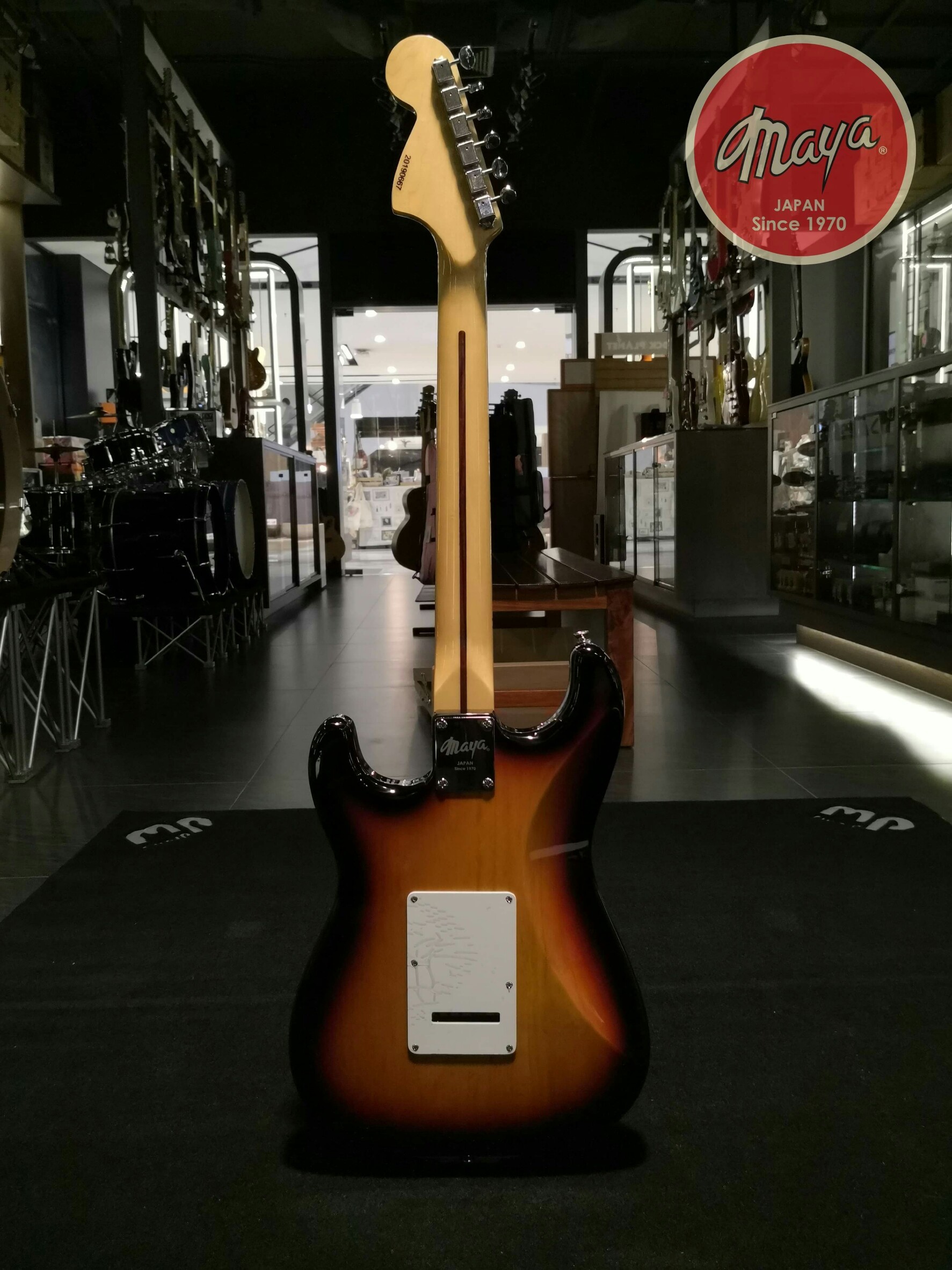 Maya MST-69 กีต้าร์ไฟฟ้า ทรง Start สี Sunburst