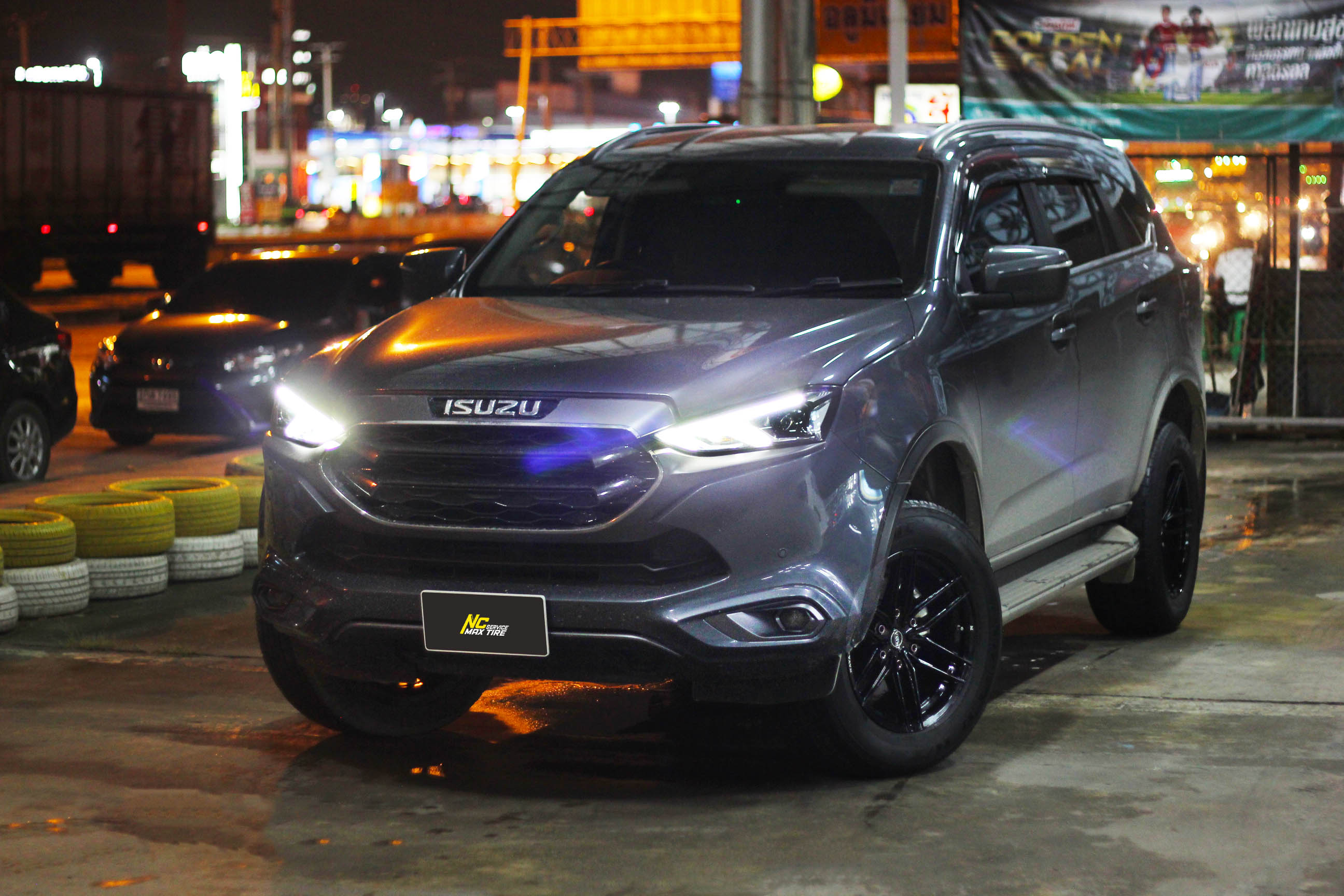 Isuzu Mu-X / ล้อแม็กขอบ18 / Naya / Sport2 / ล้อแม็กสีดำเงาทั้งวง / SUV / PPV / 18X9.0 6H139.7 ET20