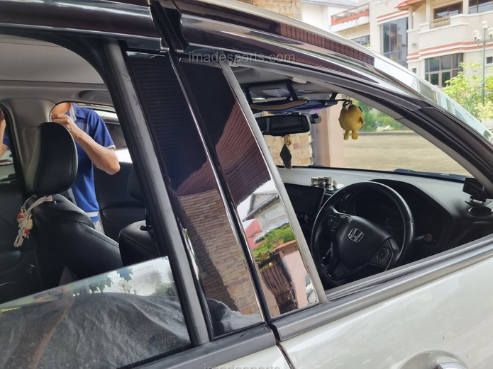 ชุดตกแต่งเสาประตู HRV Black Edition