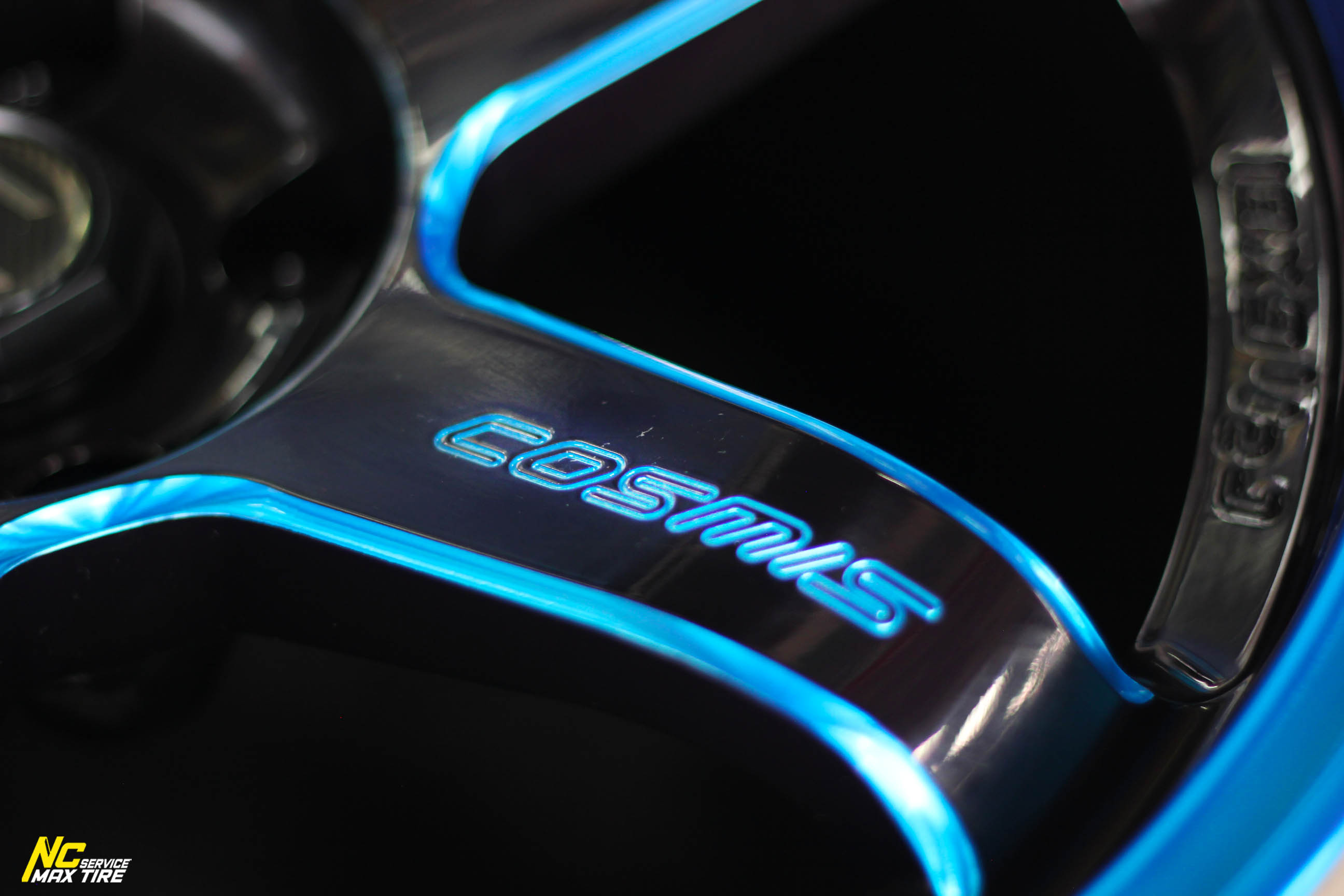 ล้อแม็กขอบ18 / Cosmis / RG-06 / ล้อแม็กสีดำCNCข้างก้านไดฟ์ฟ้า / ล้อแม็กสำหรับกระบะตัวเตี้ย / 18x8.5 5H114.3 ET22