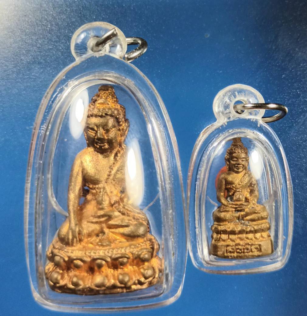 พระกริ่งคู่ชีวิต รุ่นหนึ่งในแผ่นดิน นวะโลกุตระธรรม เนื้อโสฬสมหาจักรพรรดิ์ธาตุเหล็กไหล หลวงปู่หมุนร่วมปลุกเสก