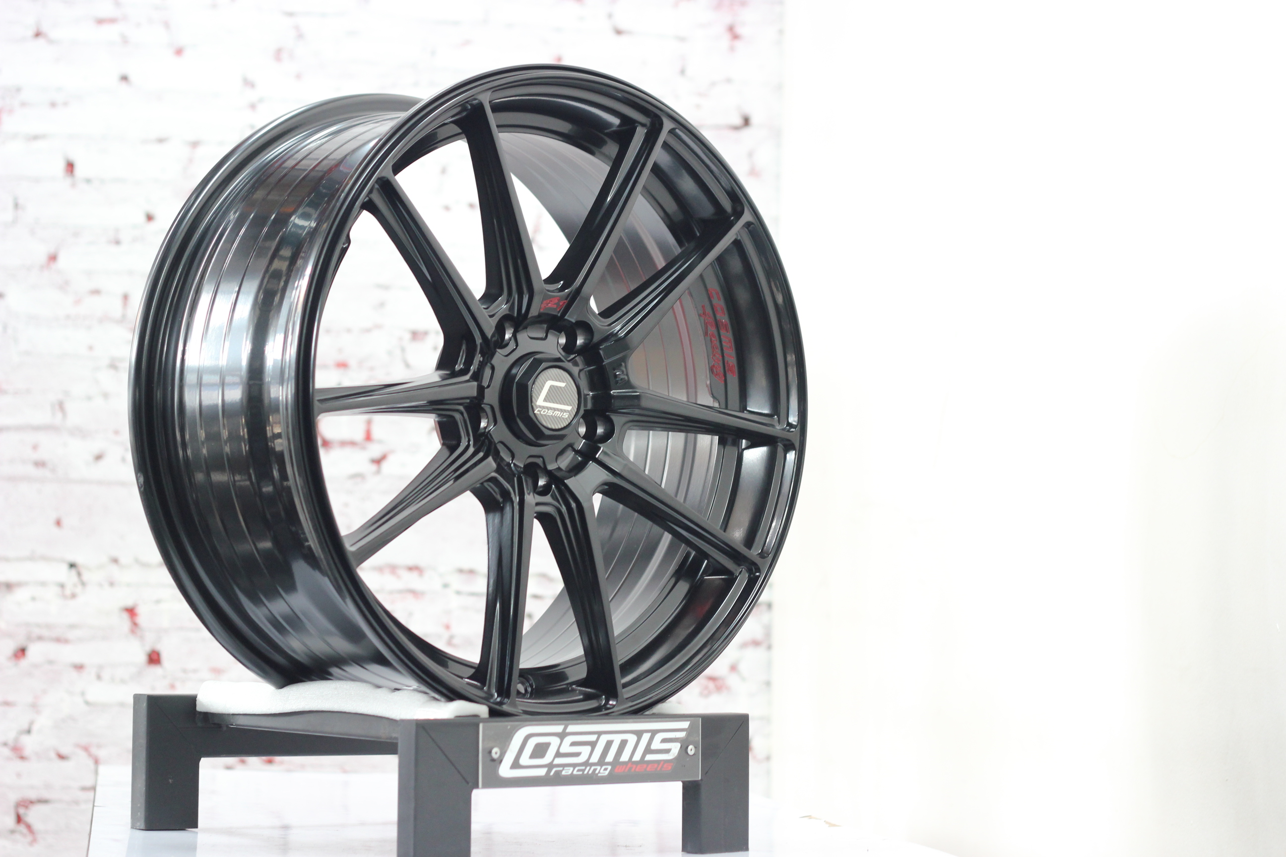 ล้อแม็กขอบ17 COSMIS R1 สีดำด้านทั้งวง cncตัวหนังสือสีแดง(Custom) สำหรับรถเก๋ง/กระบะ (ราคา4วง)