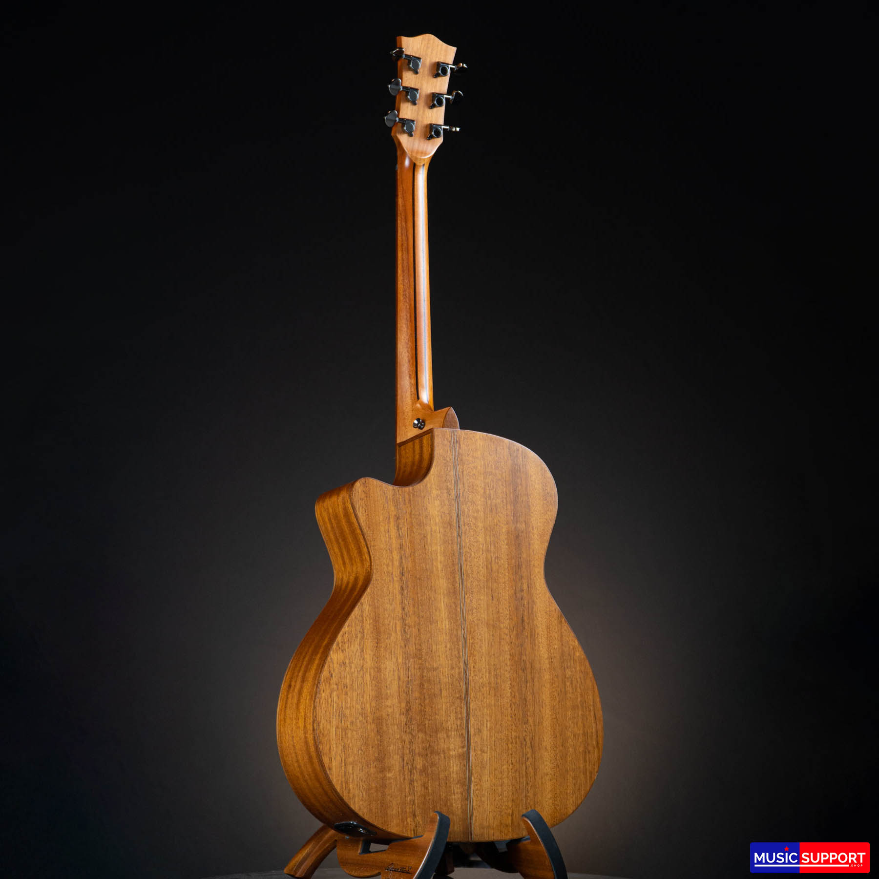 กีต้าร์โปร่งไฟฟ้า Gusta OM-JE