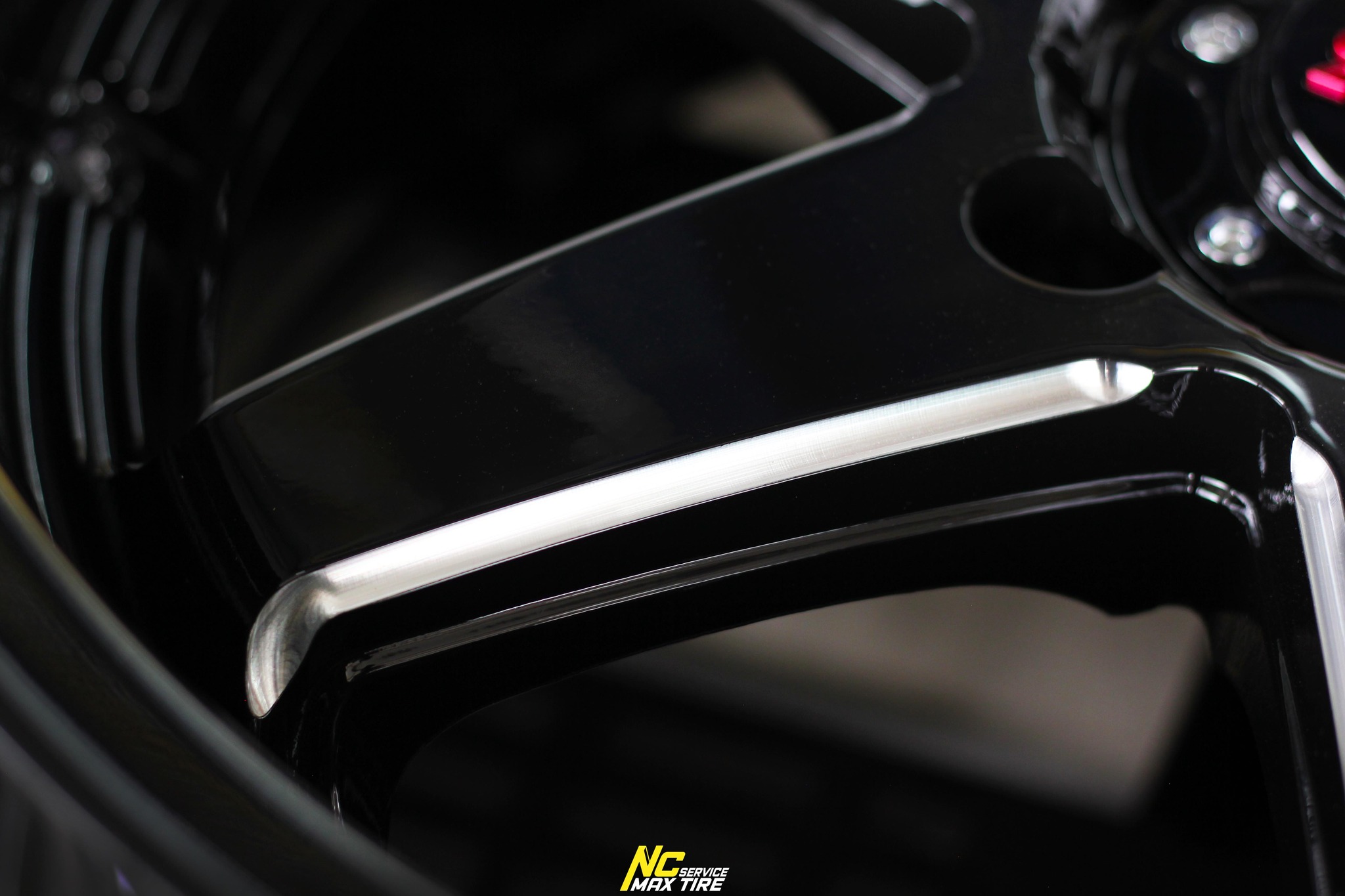 ล้อแม็กขอบ18 / Cosmis : Type-R Revolution / 18x8.5 6H139.7 ET22 / ล้อแม็กสีดำCNCข้างก้านCNCตัวหนังสือ / ล้อแม็กสำหรับรถกระบะ / NCล้อแม็ก