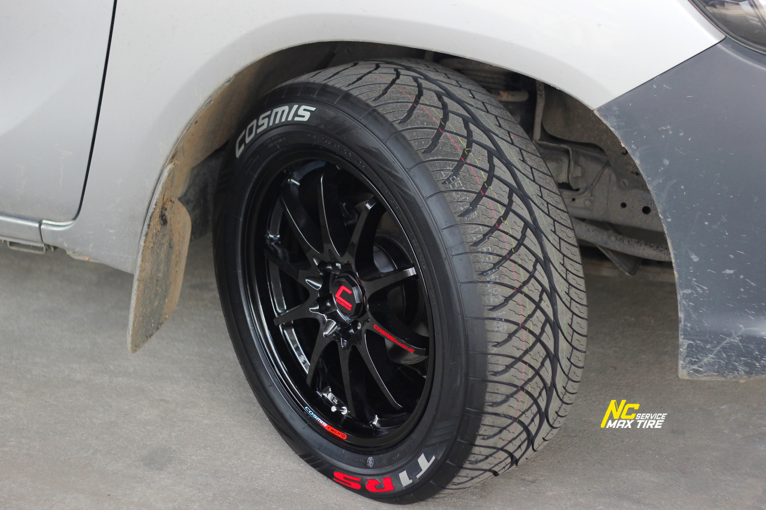 Toyota Hilux Revo / ล้อแม็กขอบ18 / Cosmis / RG-08 / ล้อแม็กสีดำเงา Super Black / 18x8.5 5H114.3 ET35 / T1RS / 255/50R18