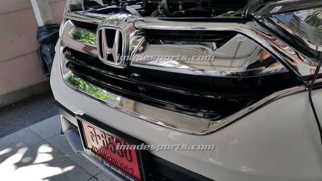 คิ้วช่องลมกระจังหน้า CRV G5 (Black Kevlar/ Silver)
