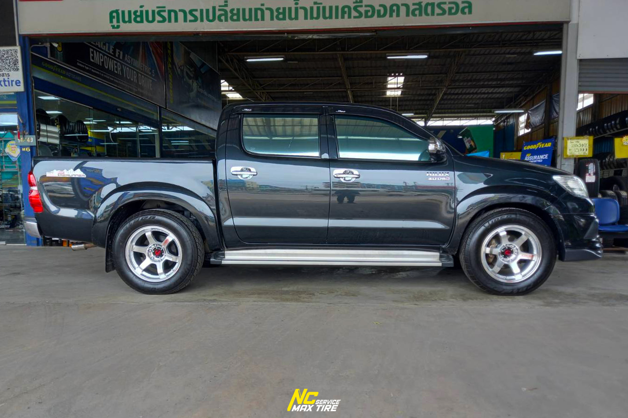 Toyota Hilux Revo ตัวสูง / ล้อแม็กขอบ18 / Cosmis / RG06S / ล้อแม็กสีSilver / 18x9.0 6H139.7 ET0