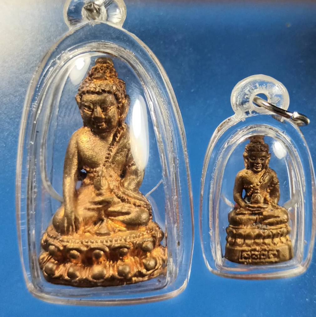 พระกริ่งคู่ชีวิต รุ่นหนึ่งในแผ่นดิน นวะโลกุตระธรรม เนื้อโสฬสมหาจักรพรรดิ์ธาตุเหล็กไหล หลวงปู่หมุนร่วมปลุกเสก