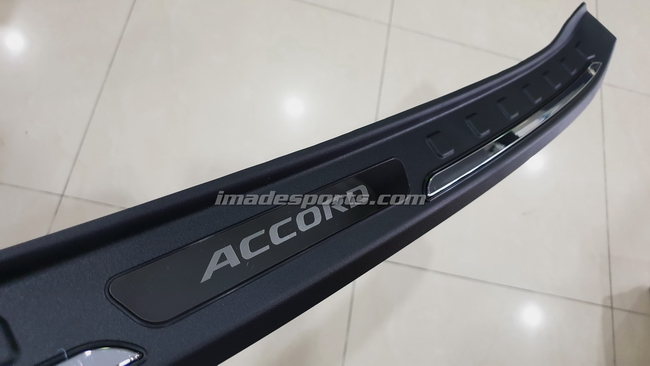 กาบฝาท้ายกันชน ด้านนอก Accord G10